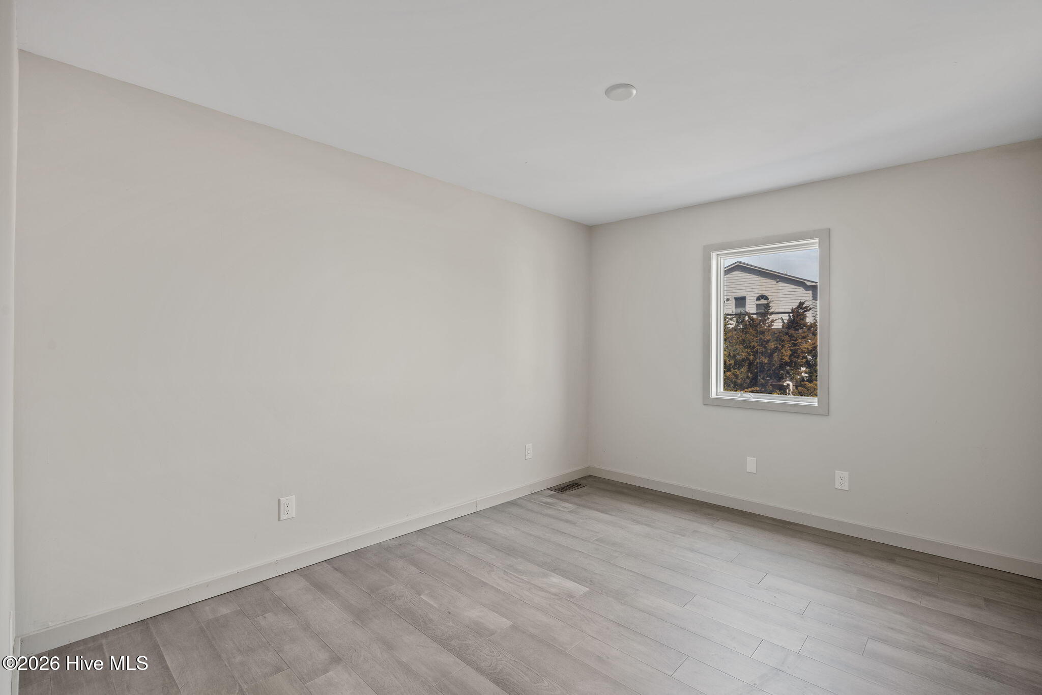 100557816 | Photo 41