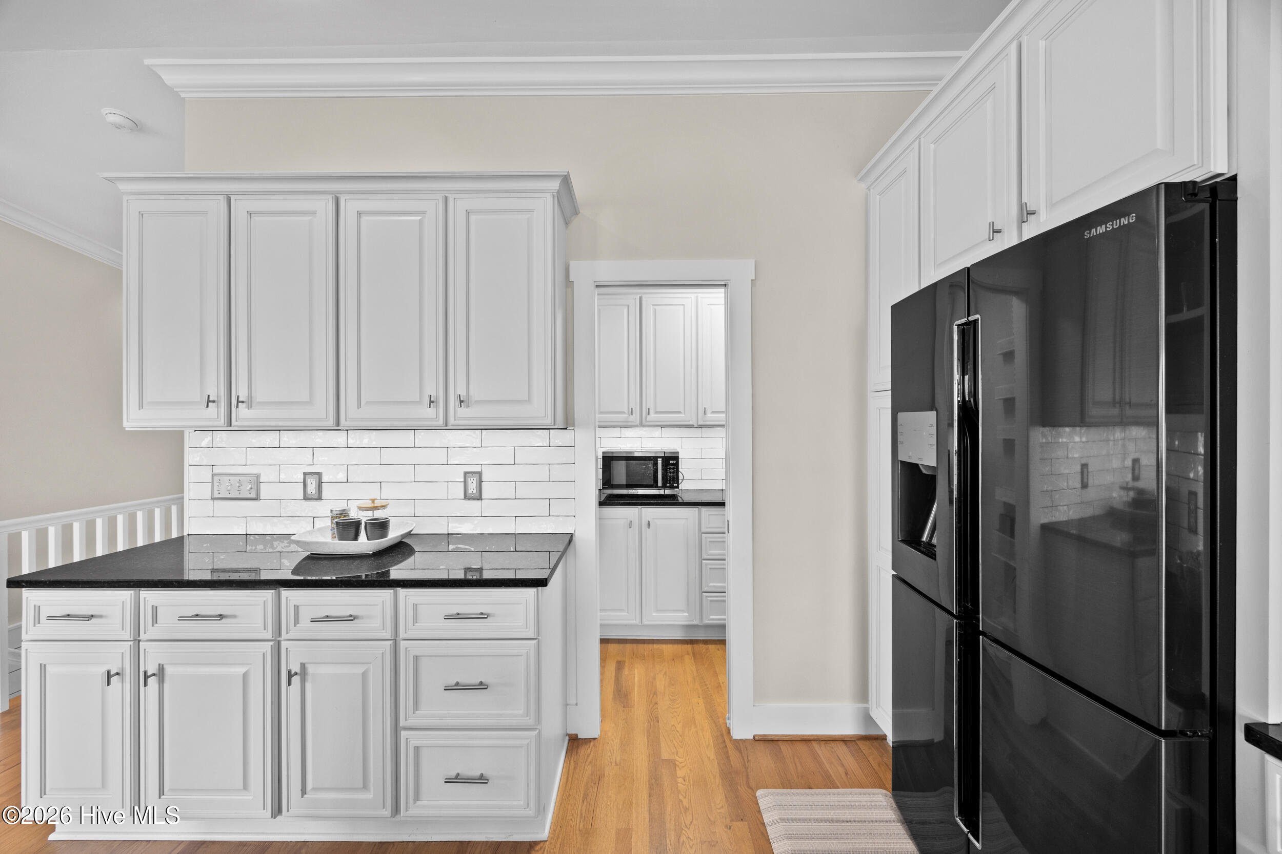 100552893 | Photo 23