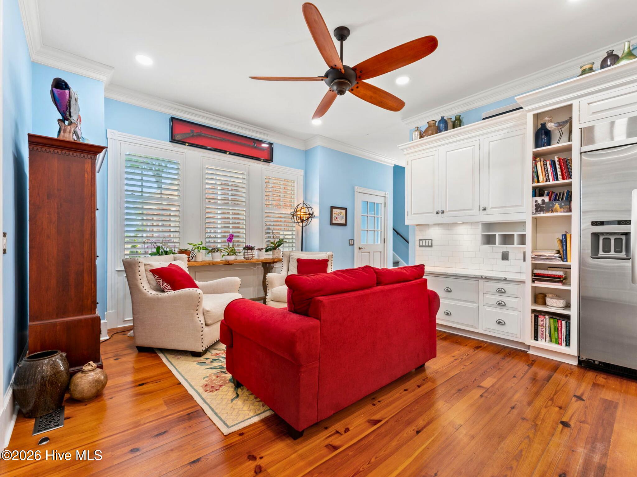 100568629 | Photo 17