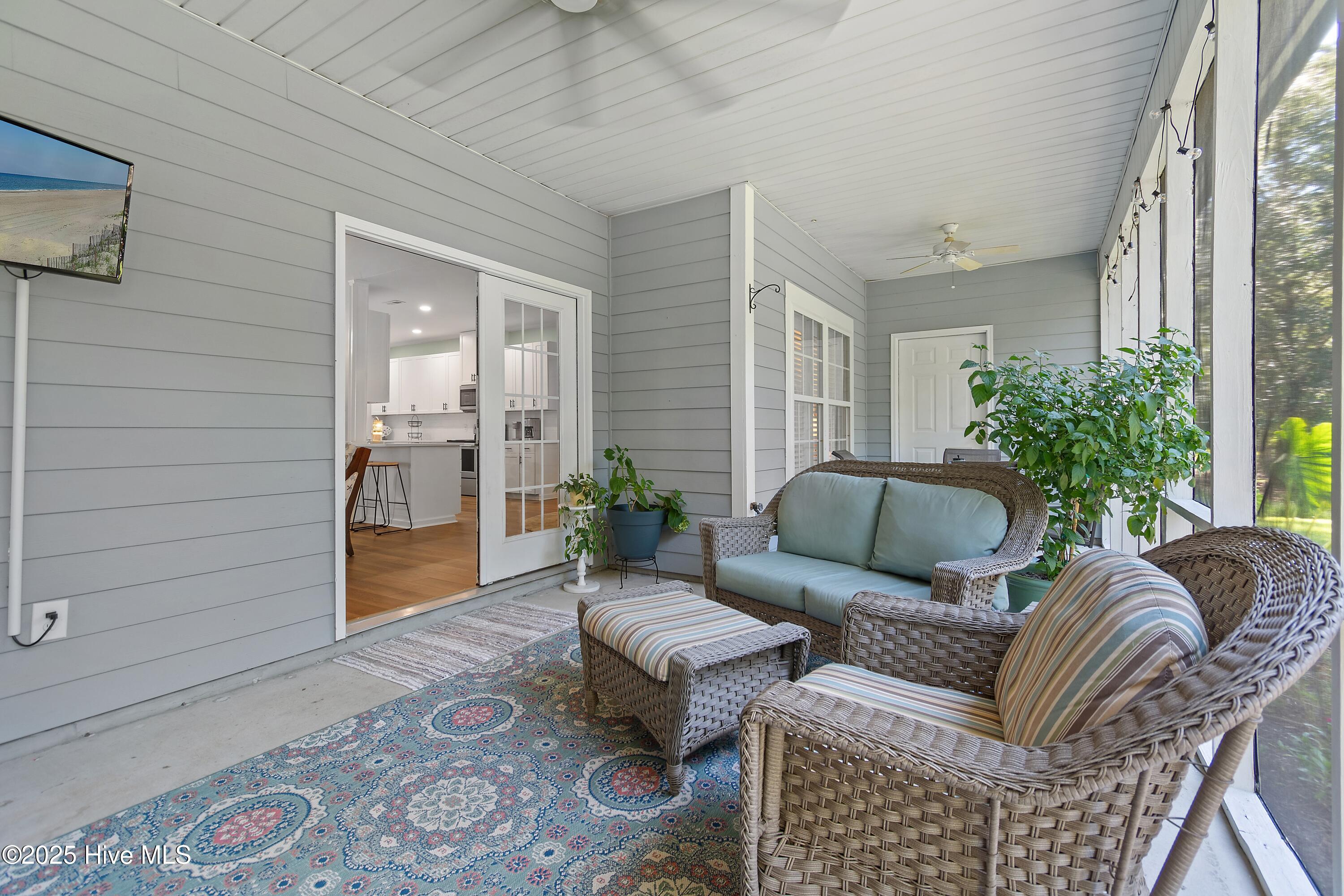 100529208 | Photo 33