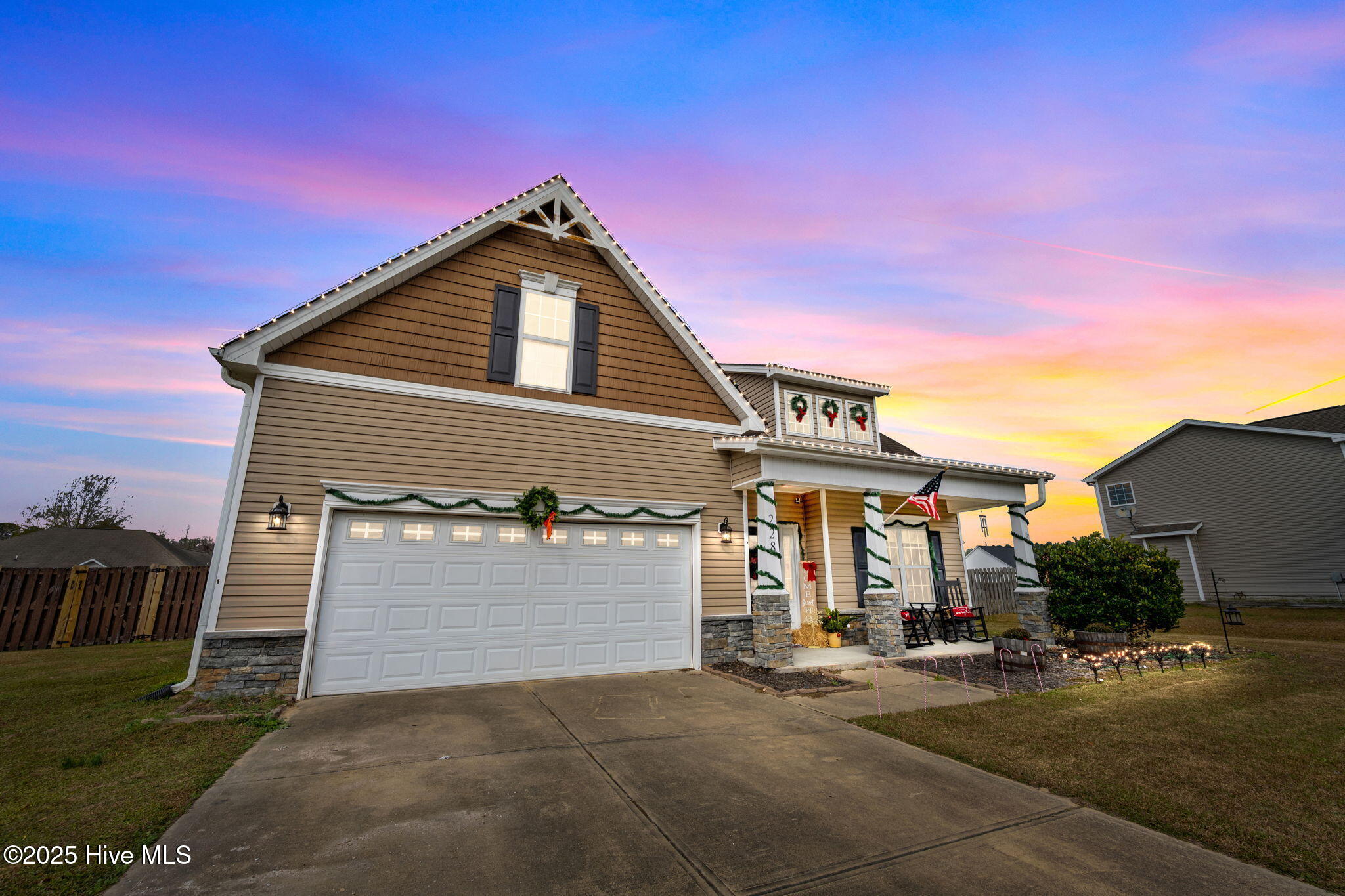 100543355 | Photo 47