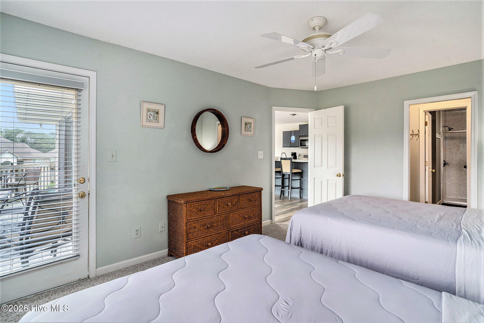 100559918 | Photo 12