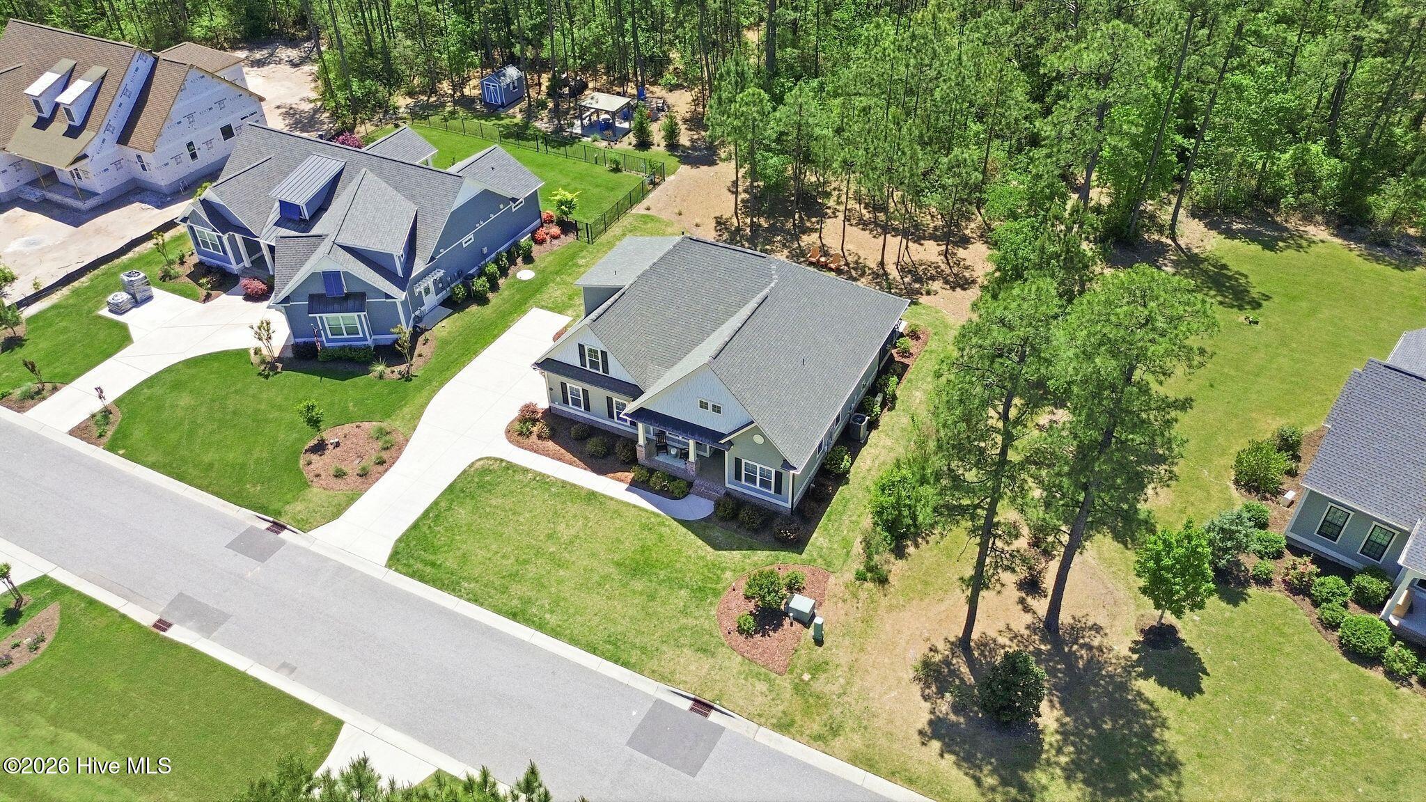 100569004 | Photo 72