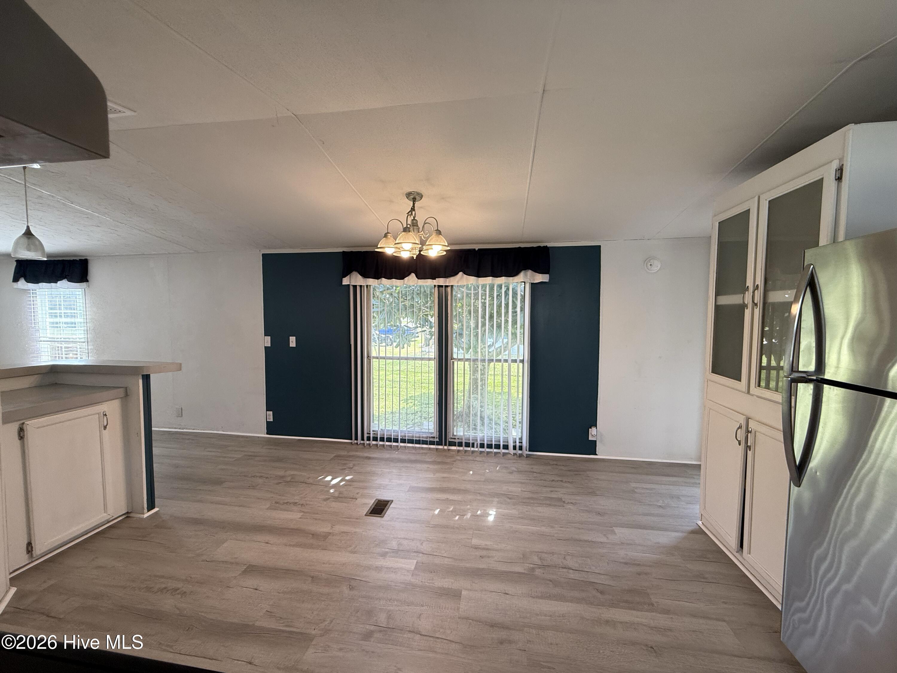 100459470 | Photo 56