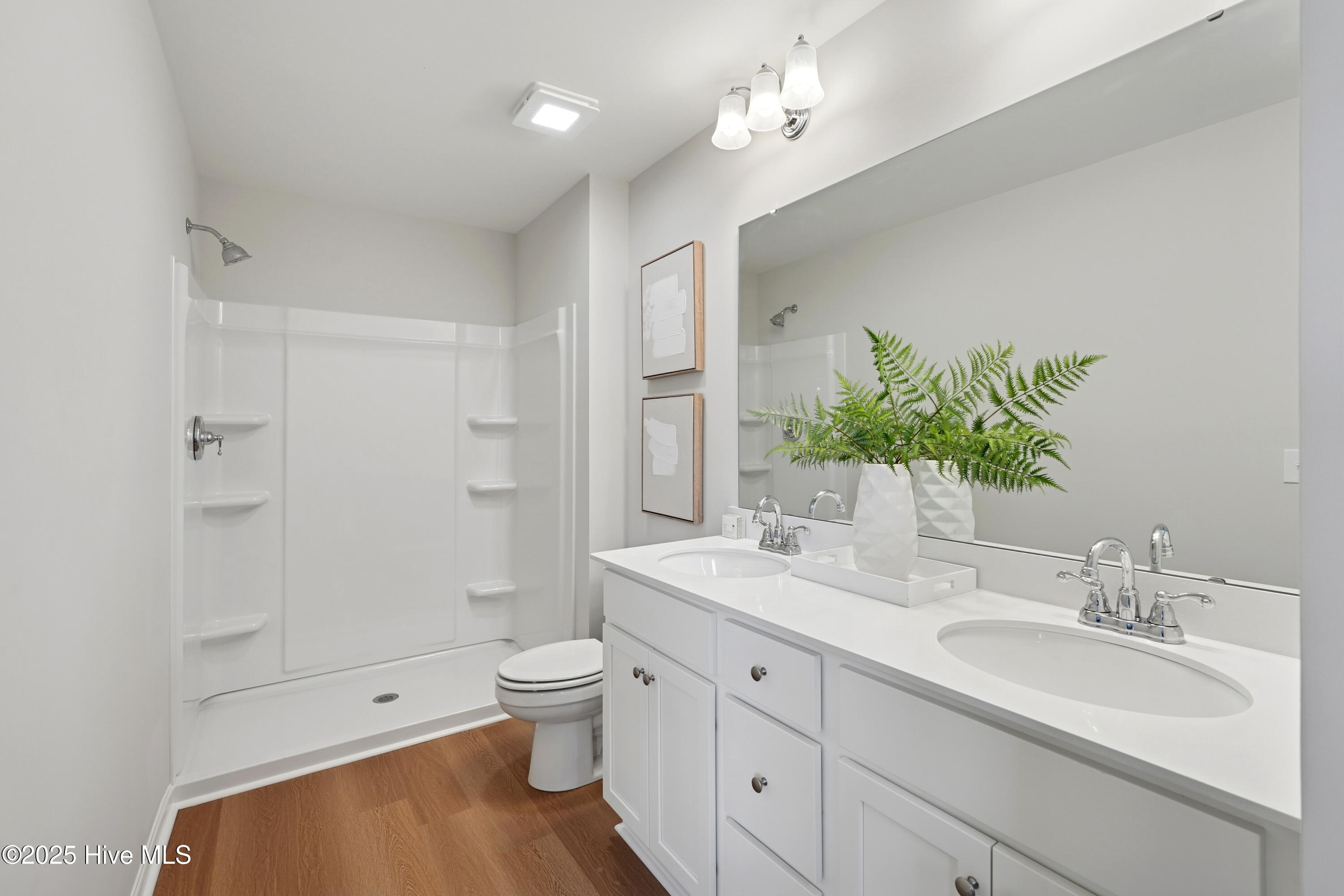 100542464 | Photo 18