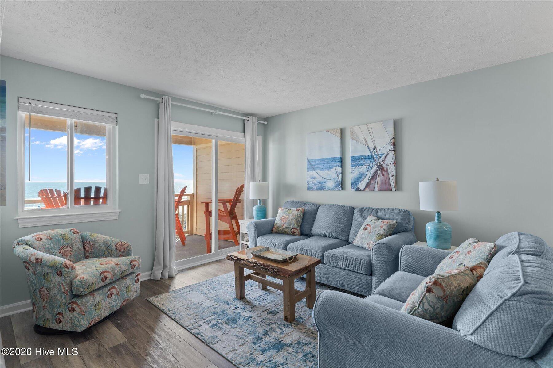 100564383 | Photo 27