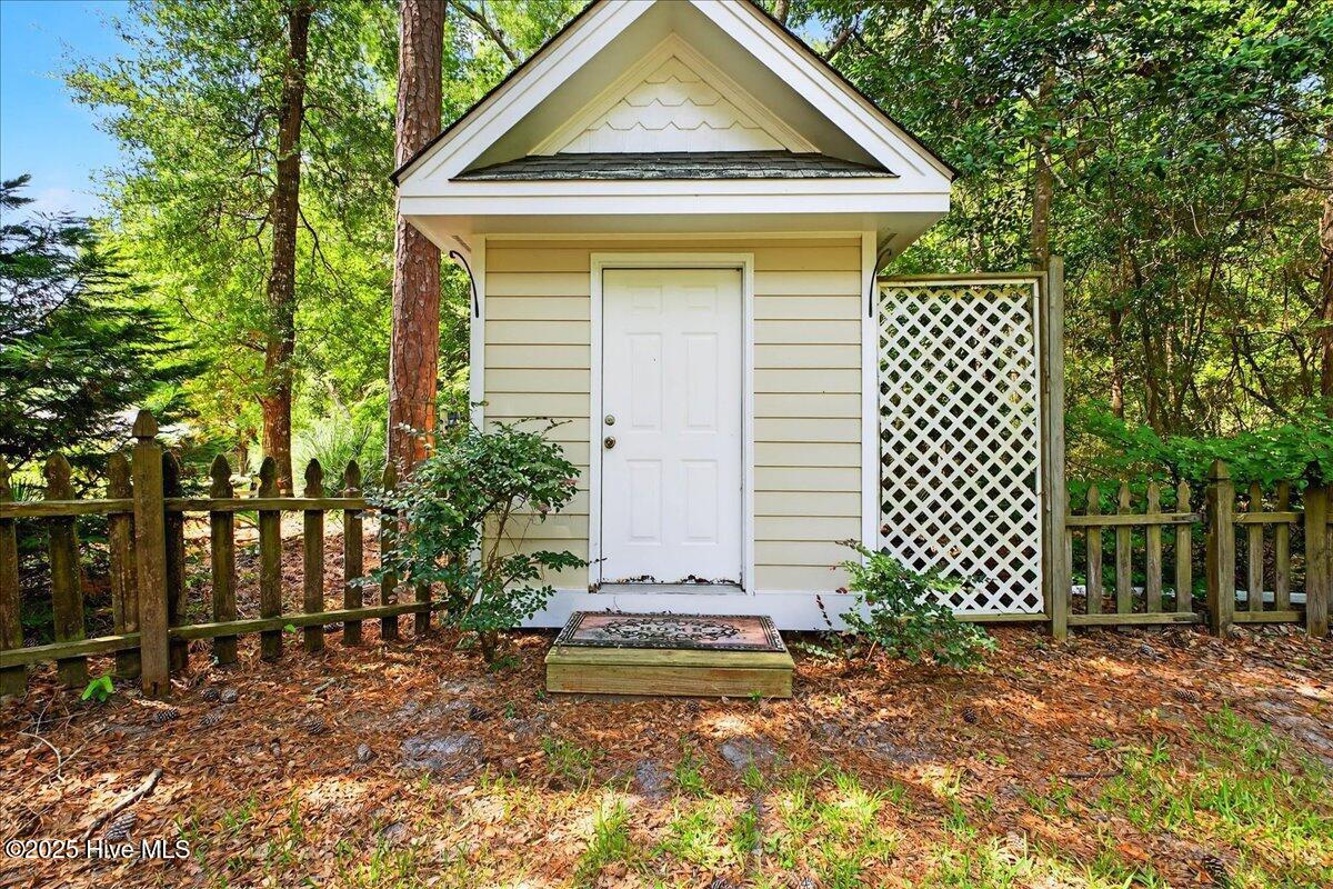 100519877 | Photo 45