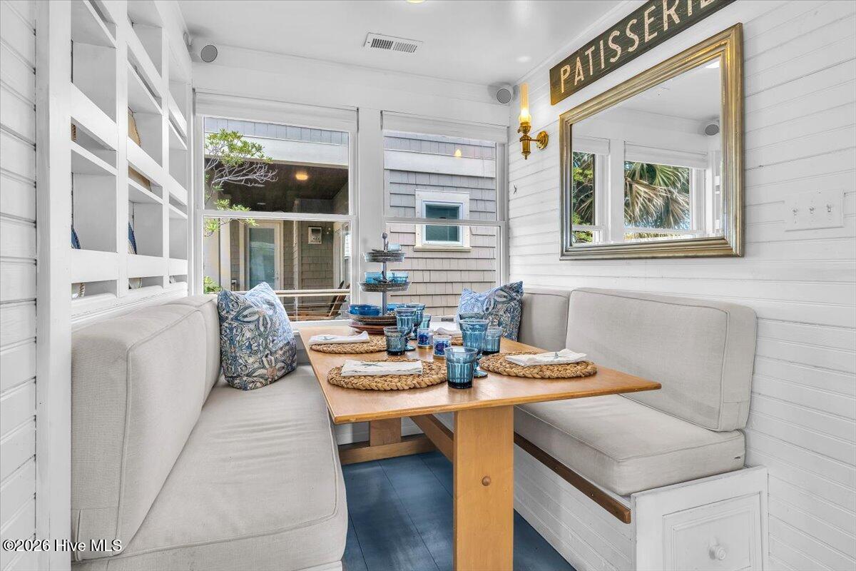 100563686 | Photo 17