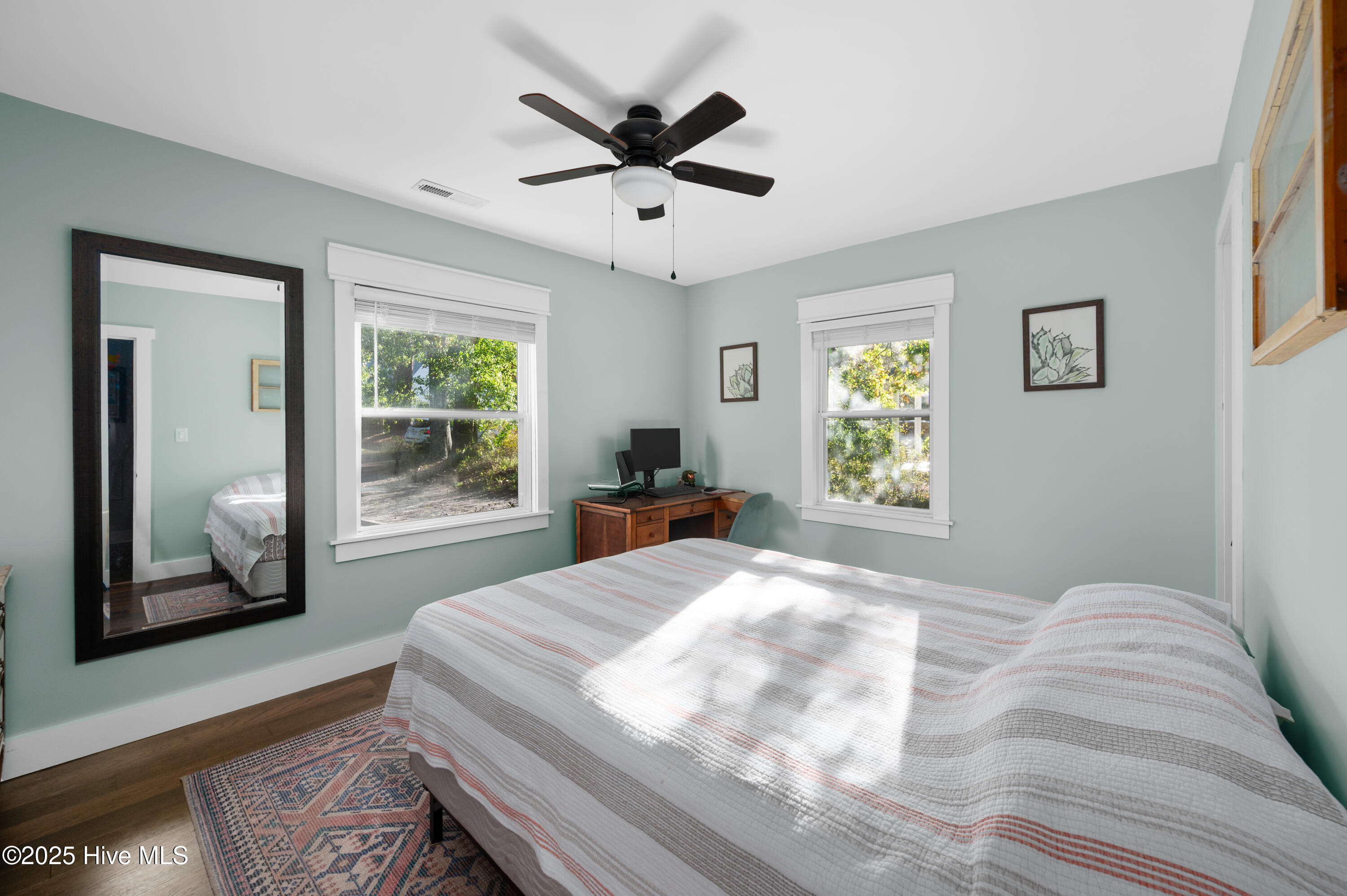 100542345 | Photo 22