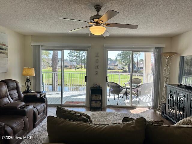 100560957 | Photo 18