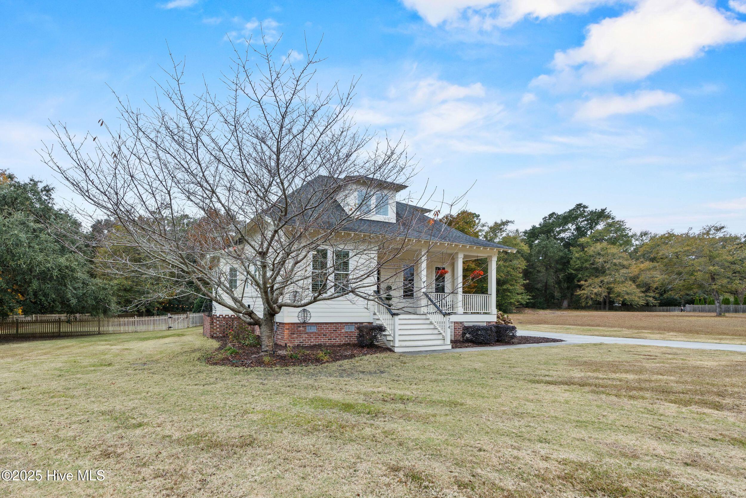 100543217 | Photo 108