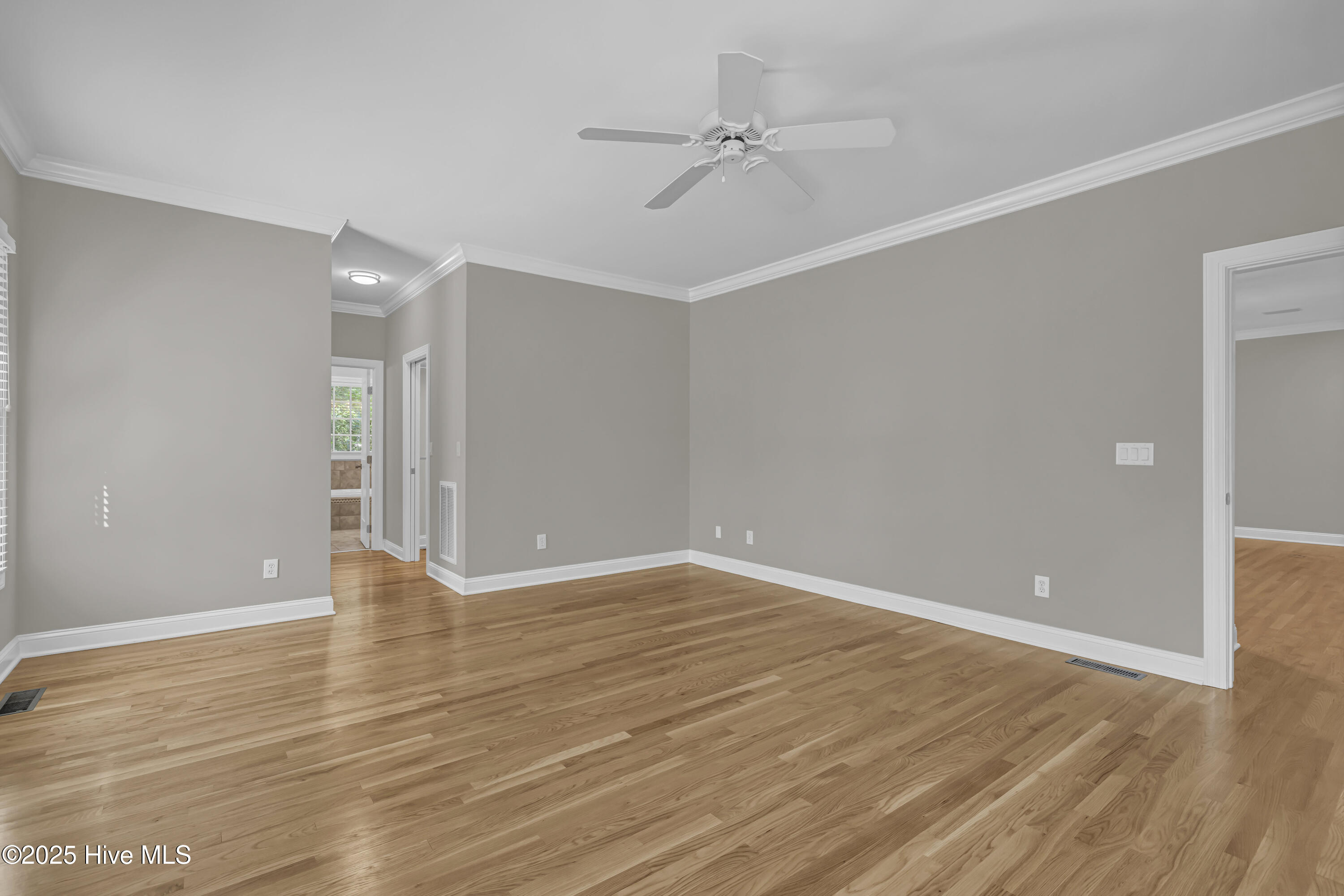 100516231 | Photo 30