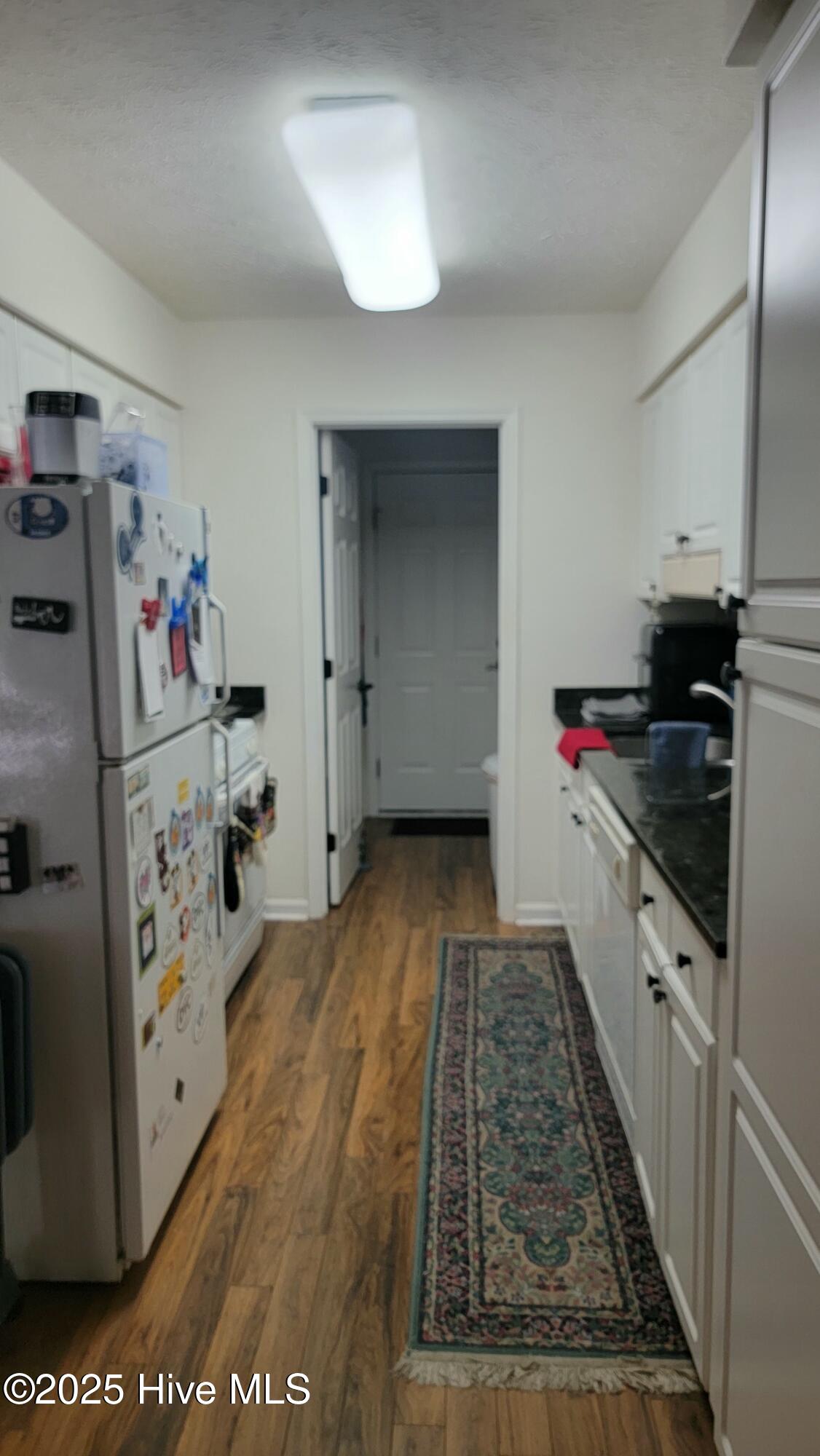 100519344 | Photo 11