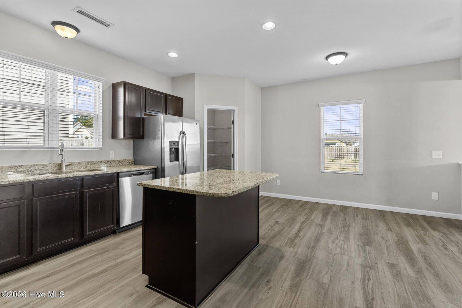 100556898 | Photo 11