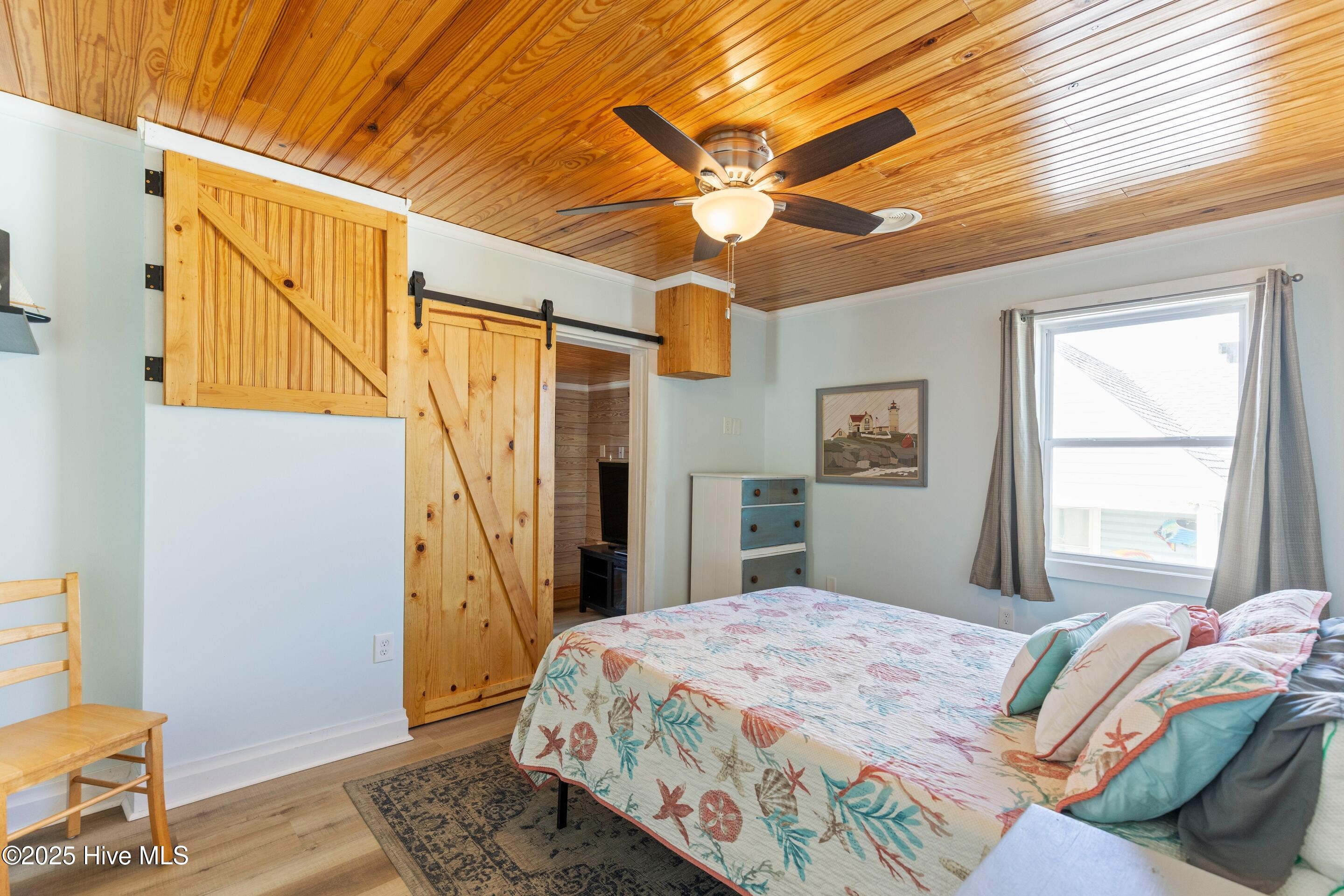 100567427 | Photo 17