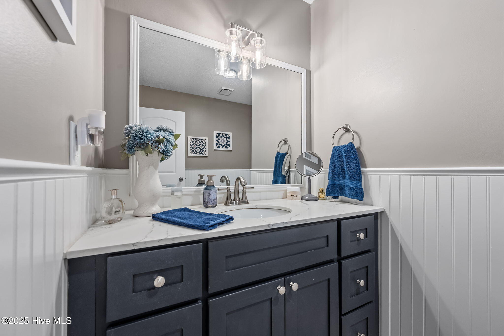 100537179 | Photo 12