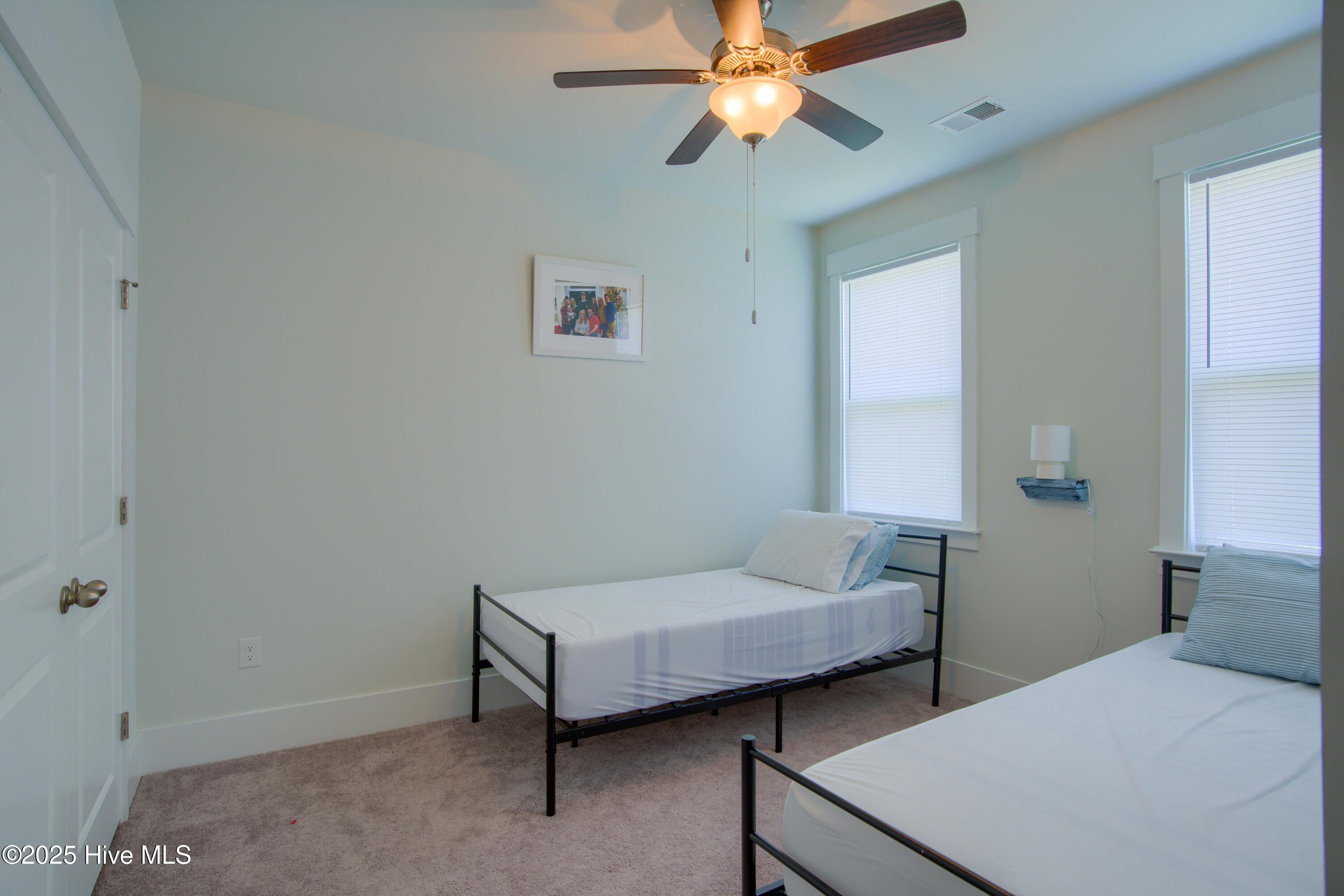 100564449 | Photo 17