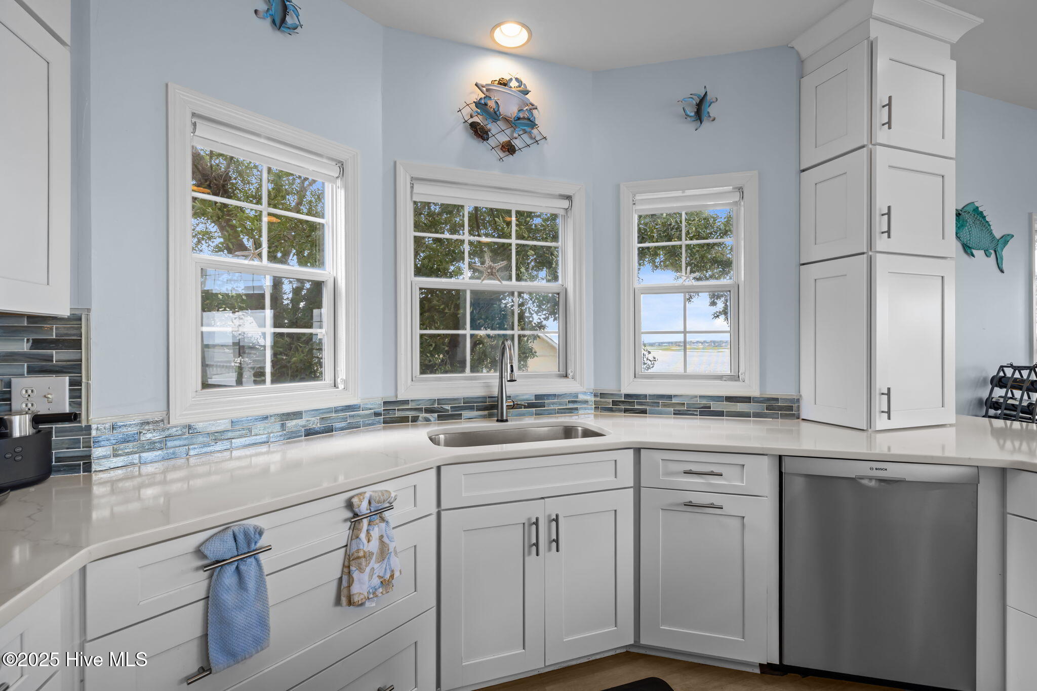 100526742 | Photo 19