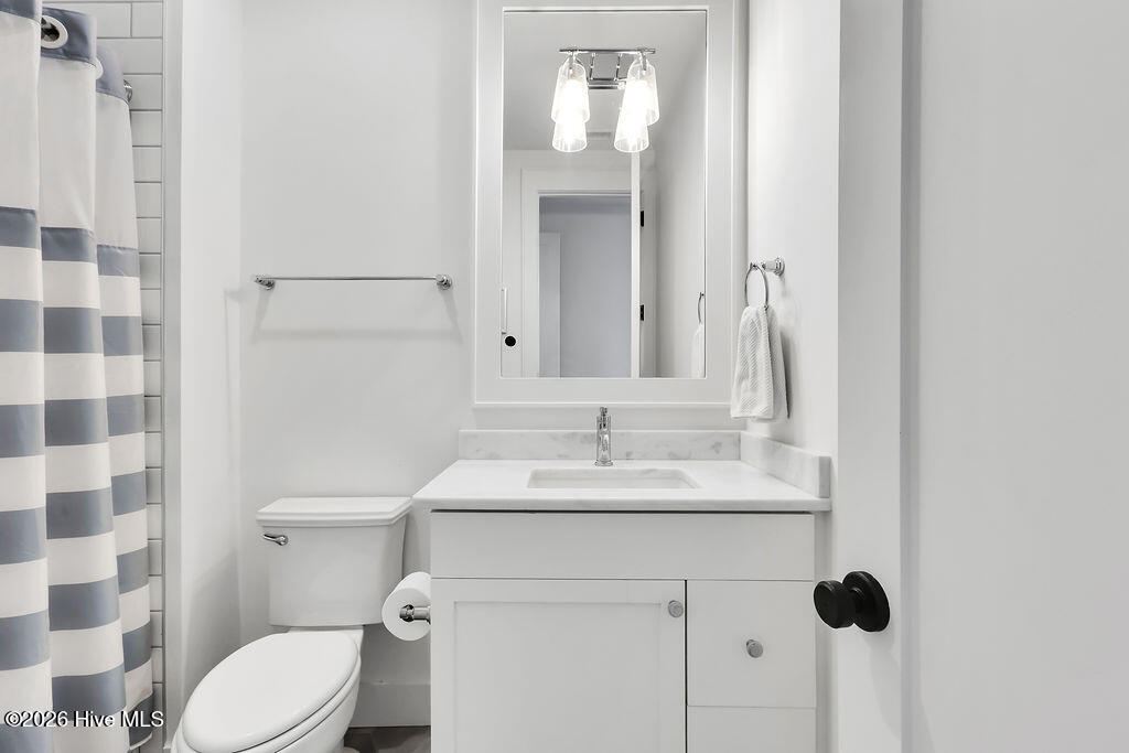 100564956 | Photo 35