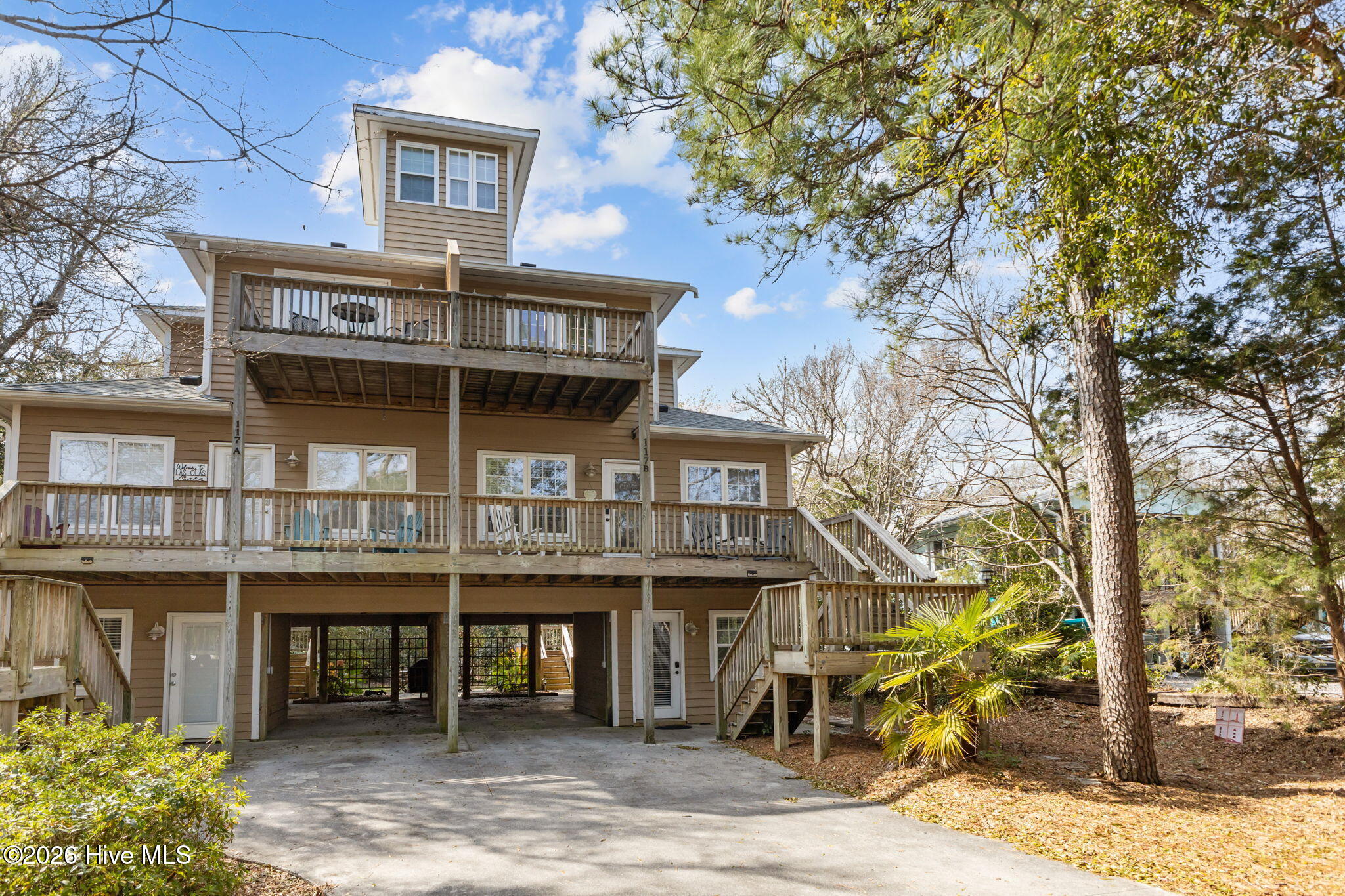 100557971 | Photo 40