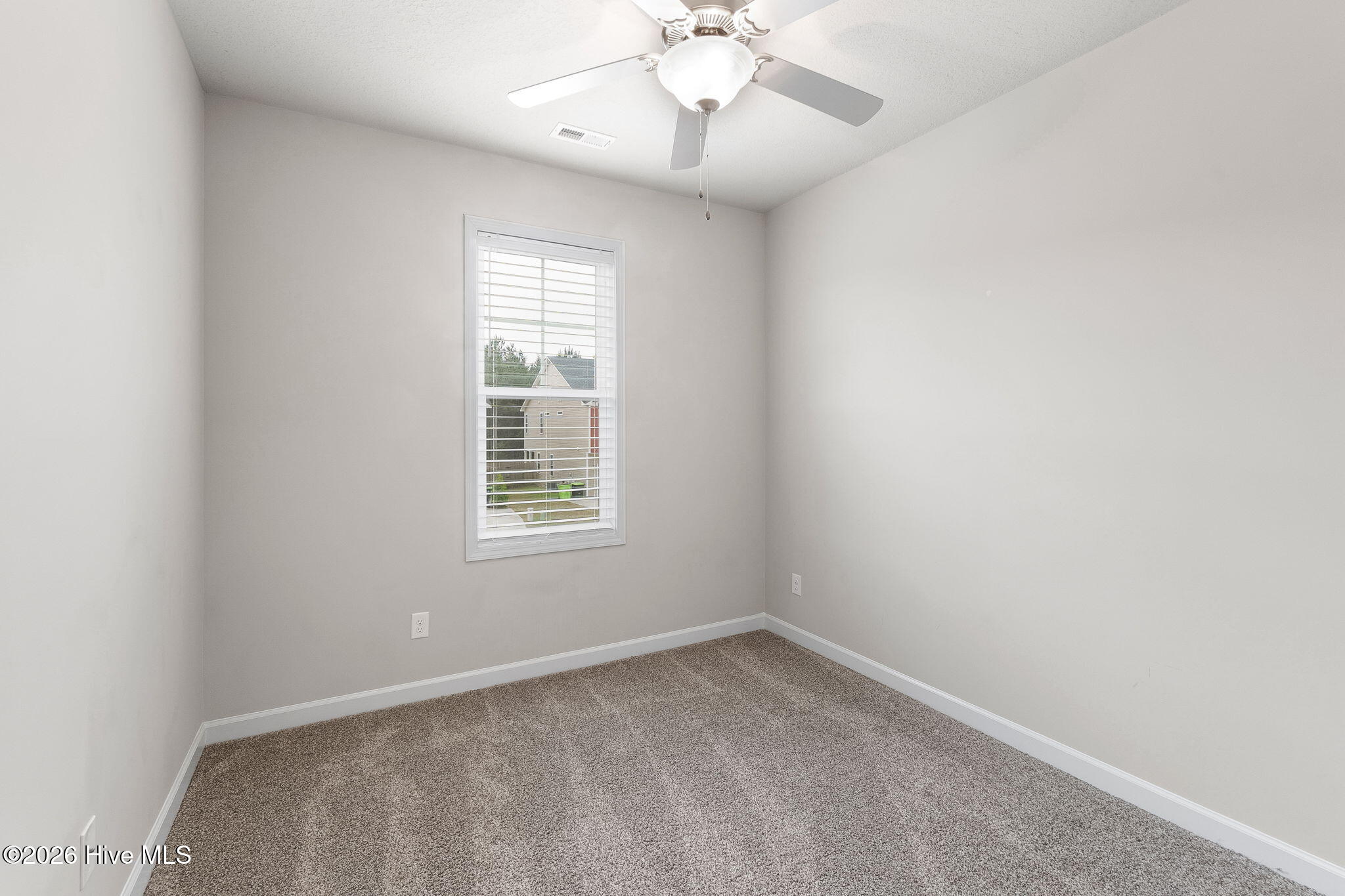 100558093 | Photo 24