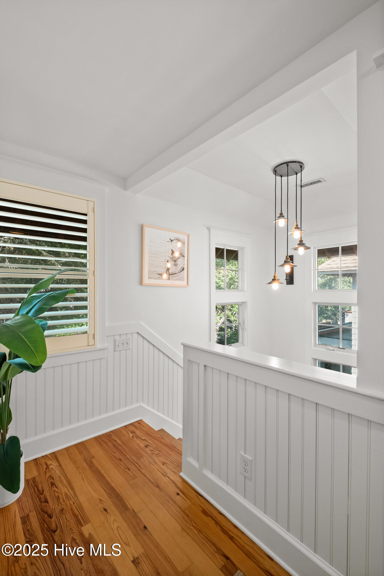 100534470 | Photo 21