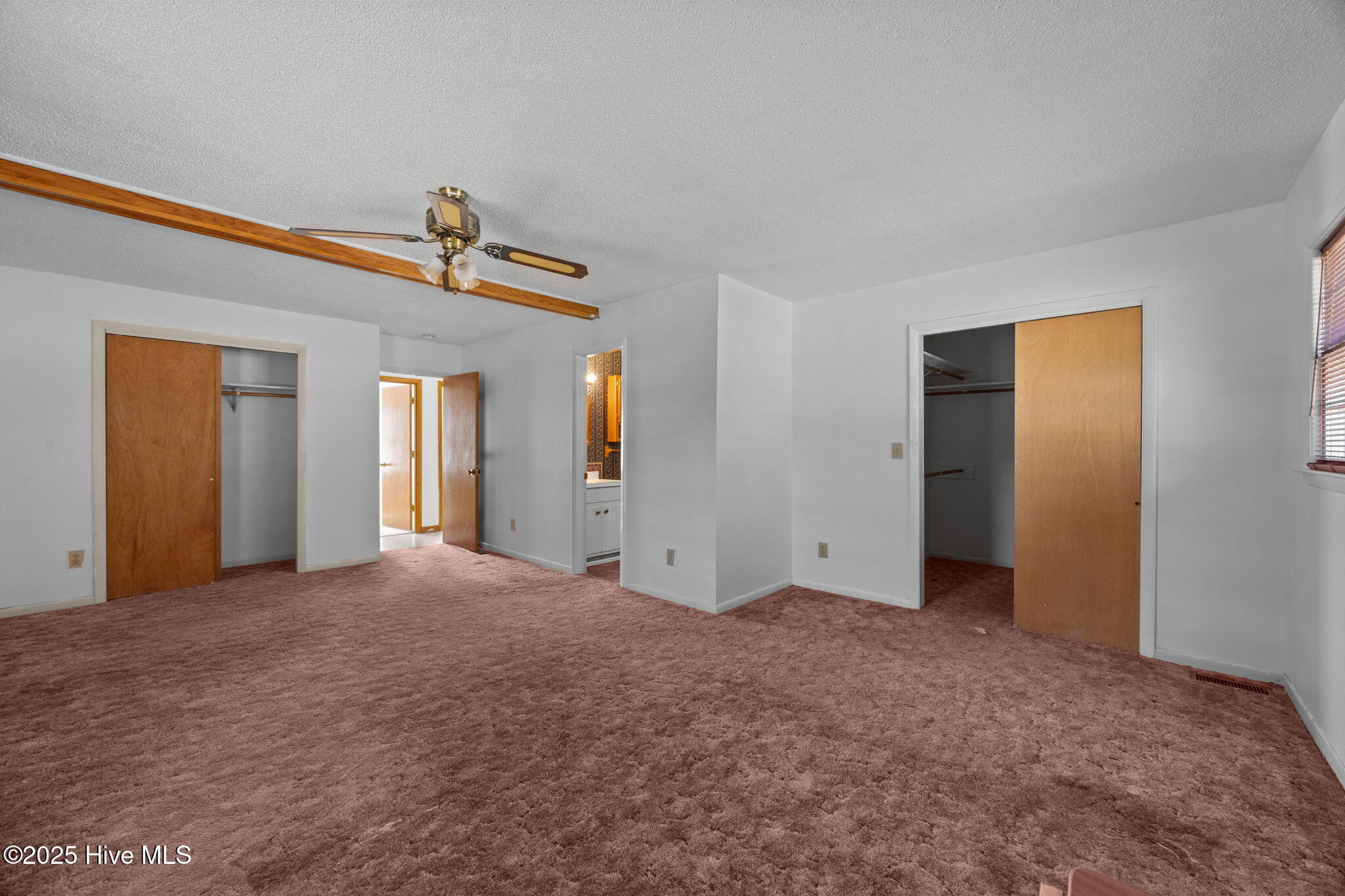 100542323 | Photo 10