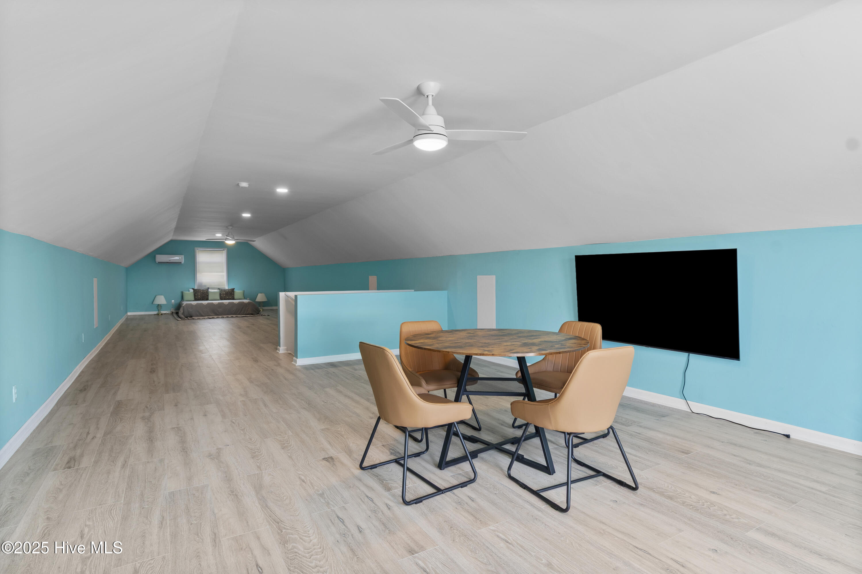 100520173 | Photo 44