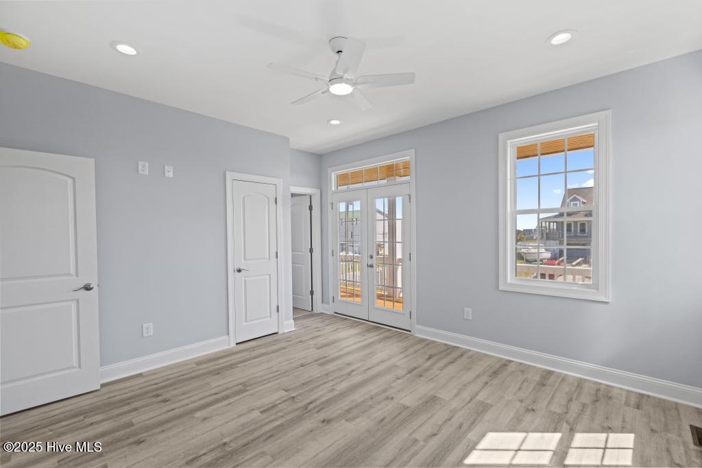 100535479 | Photo 50