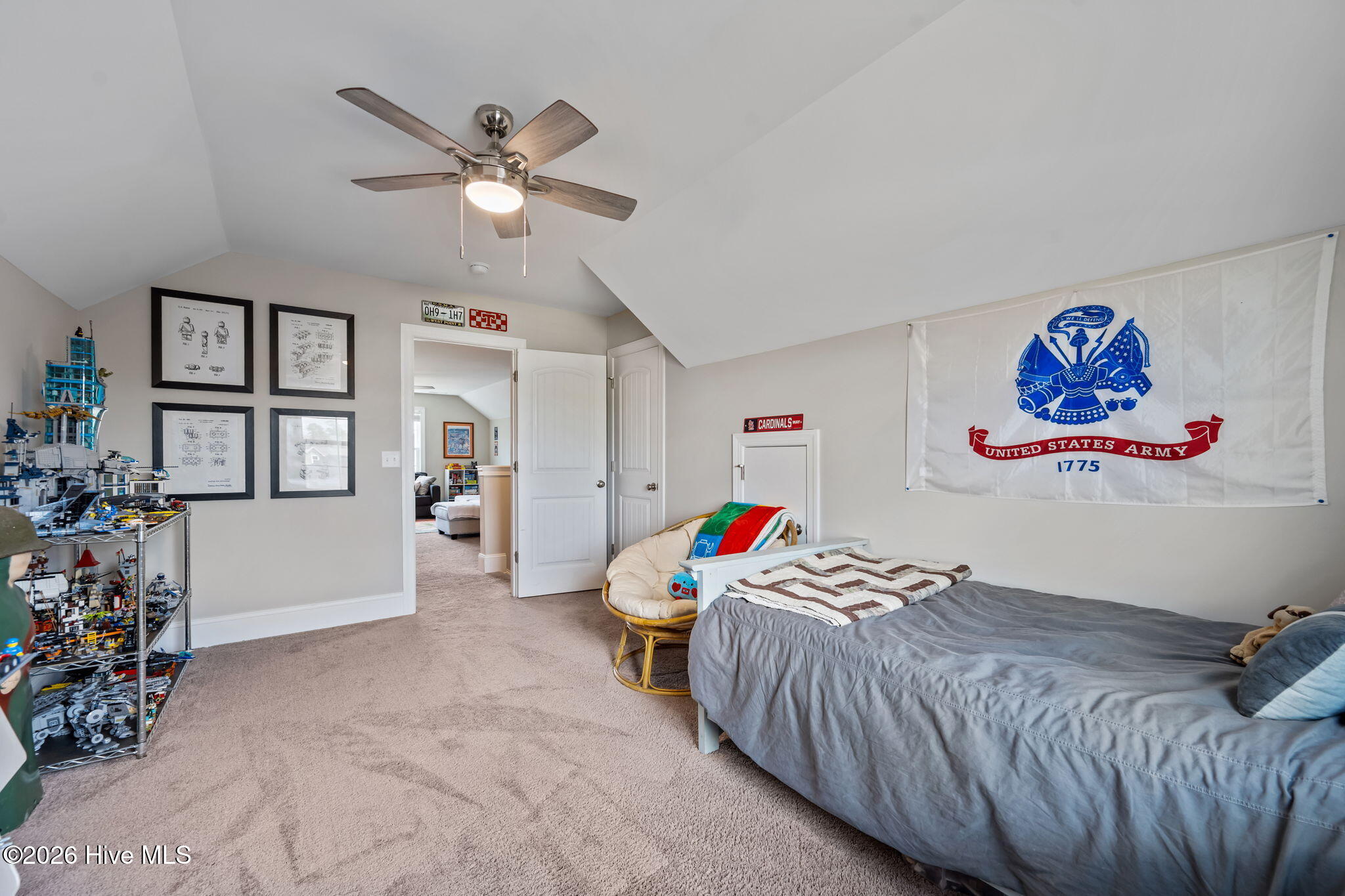 100564361 | Photo 47