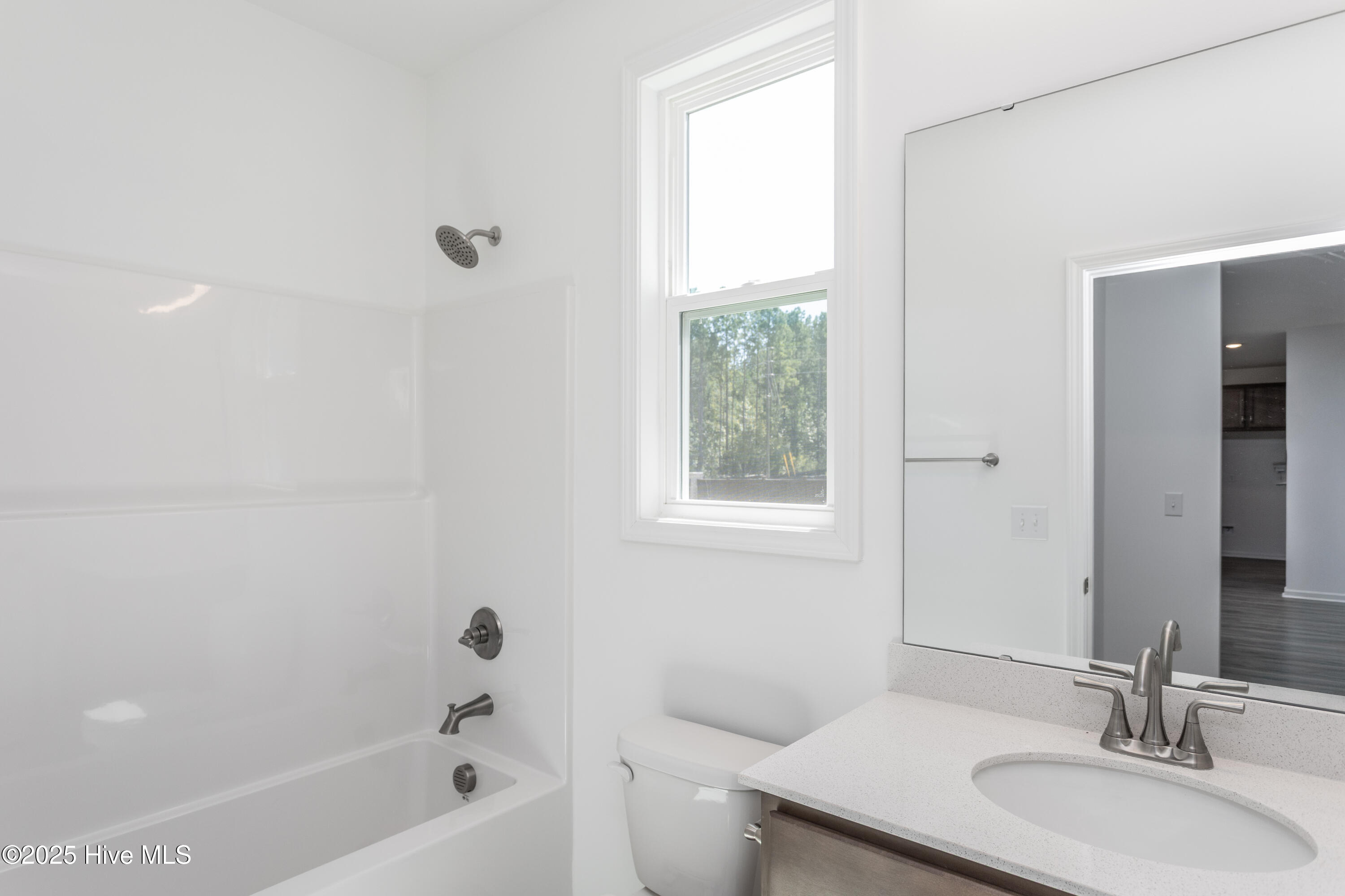 100507408 | Photo 15