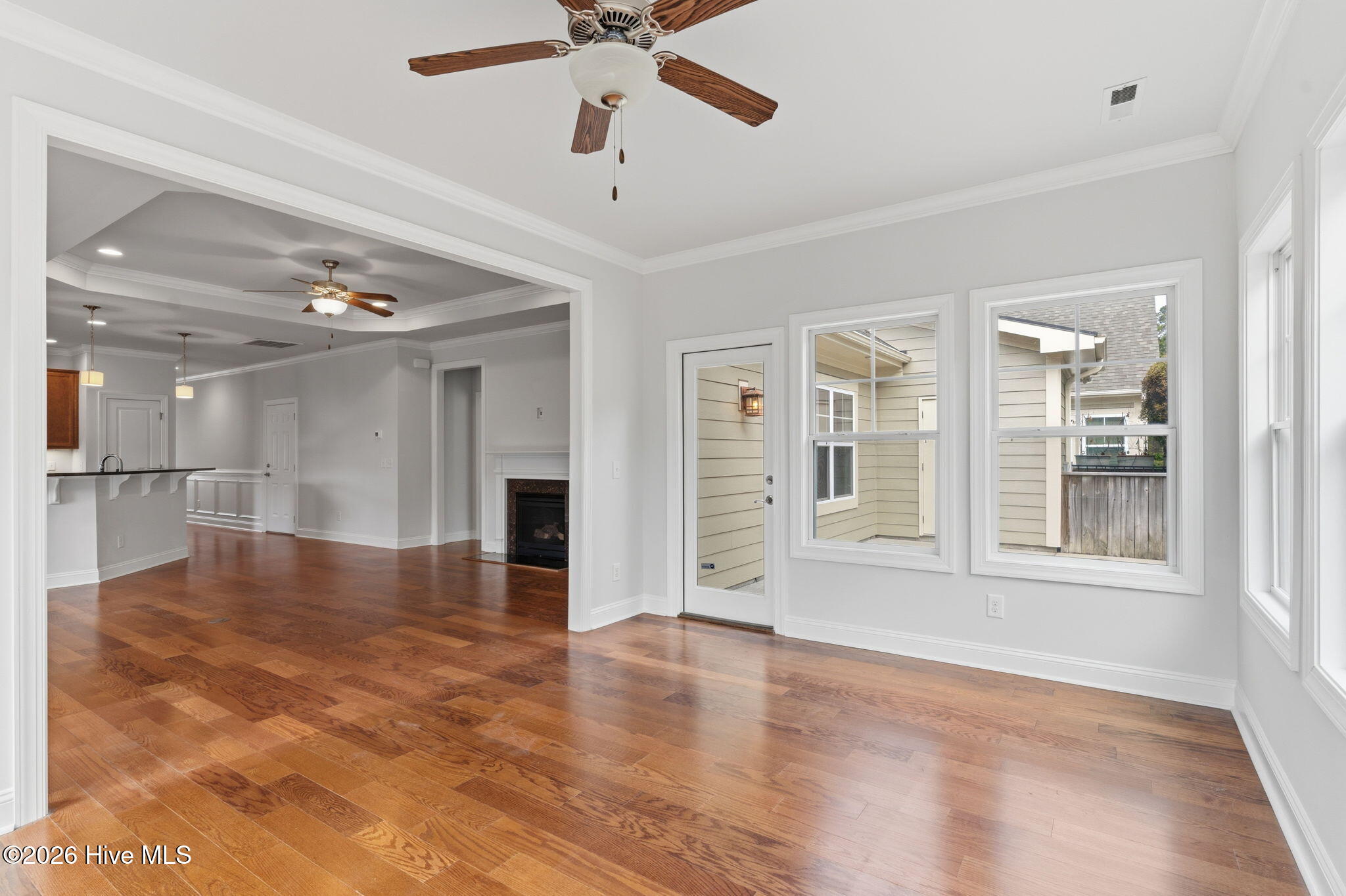 100558174 | Photo 16