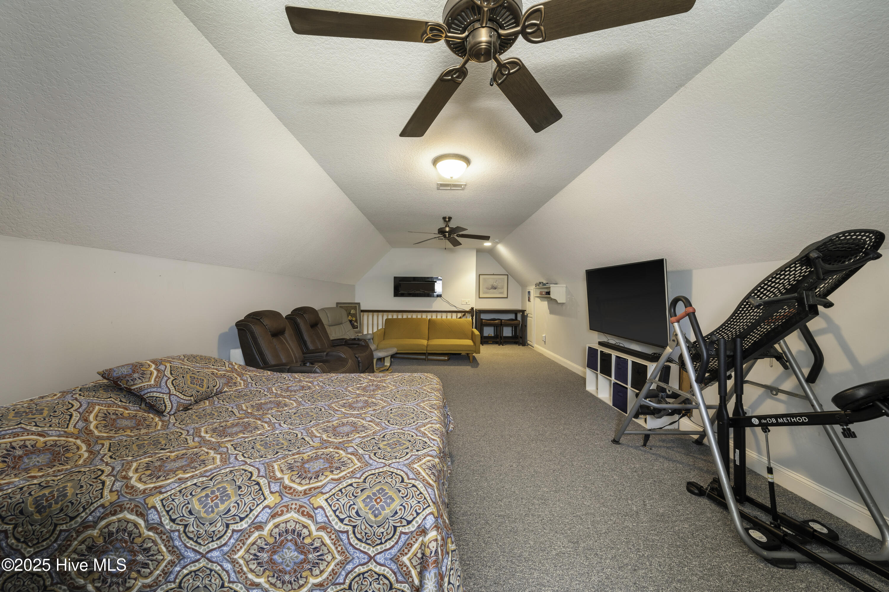 100487649 | Photo 44