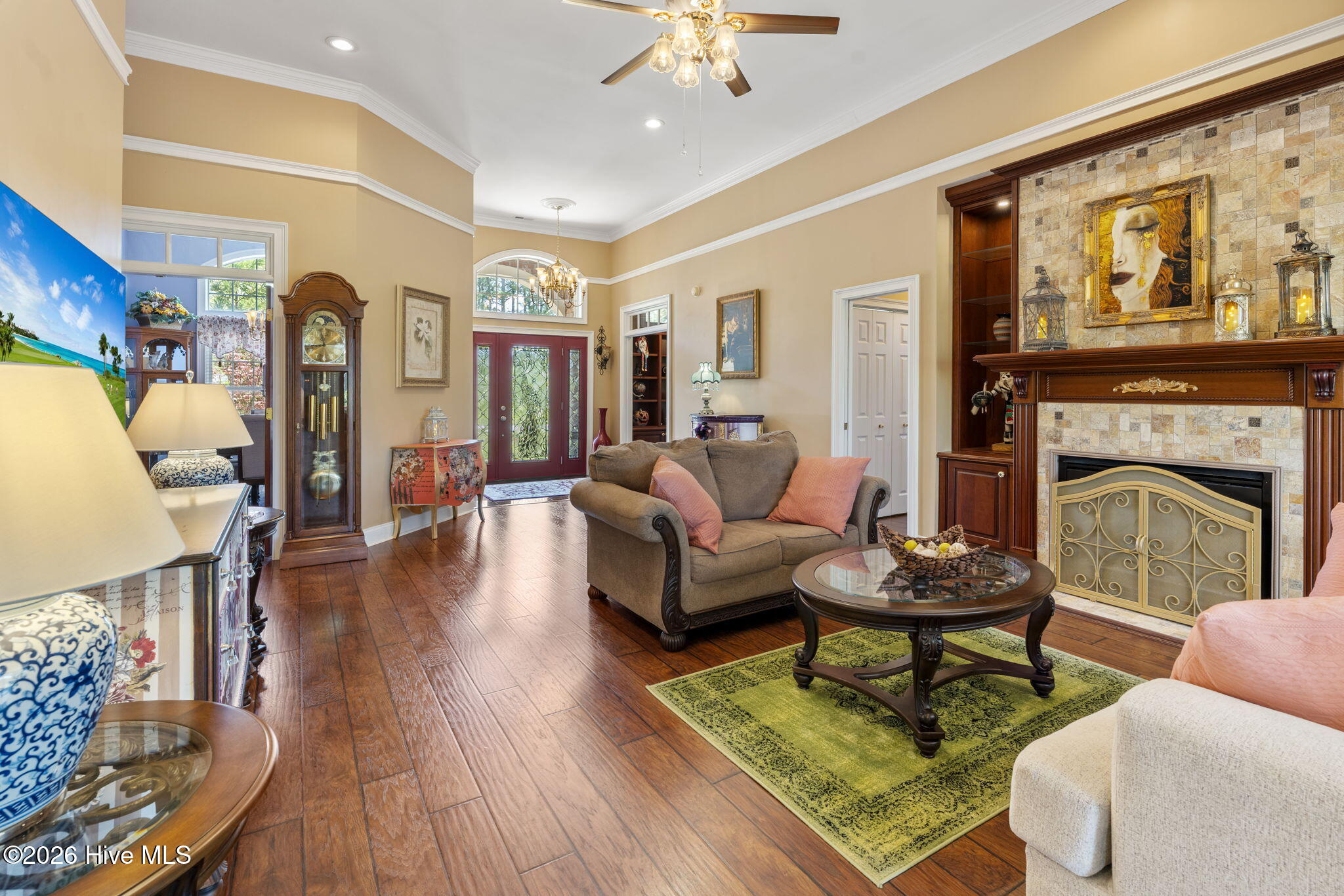 100563951 | Photo 10