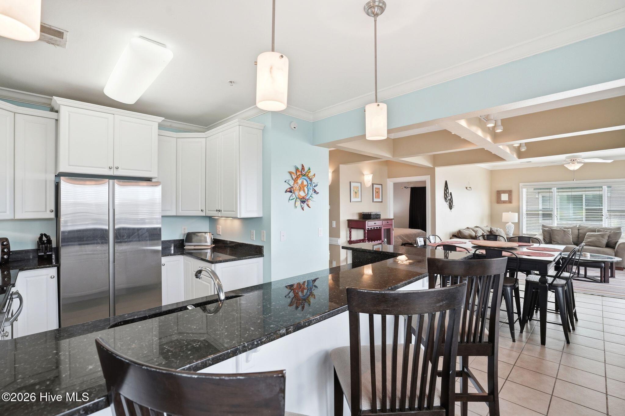 100560222 | Photo 12