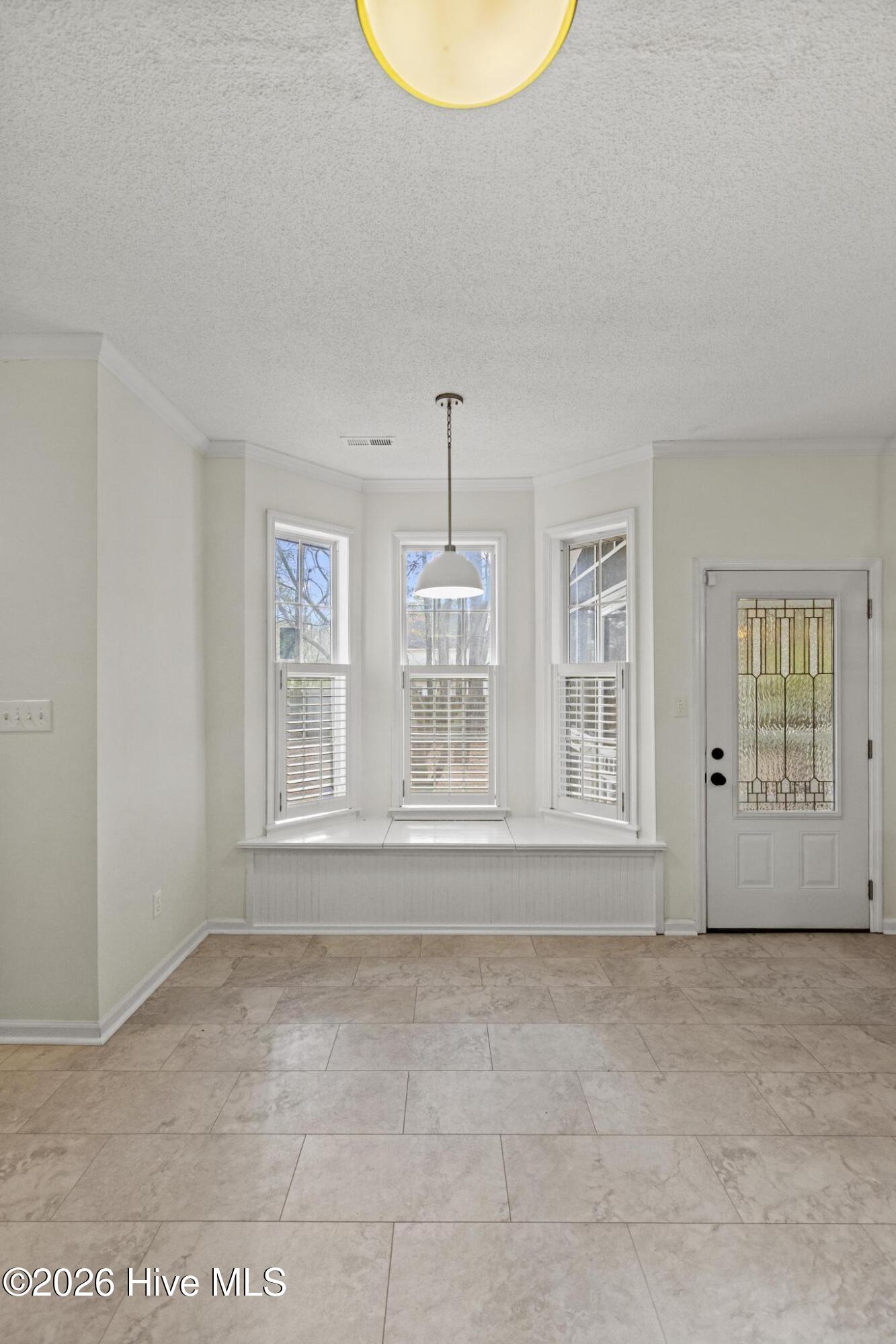 100548531 | Photo 14