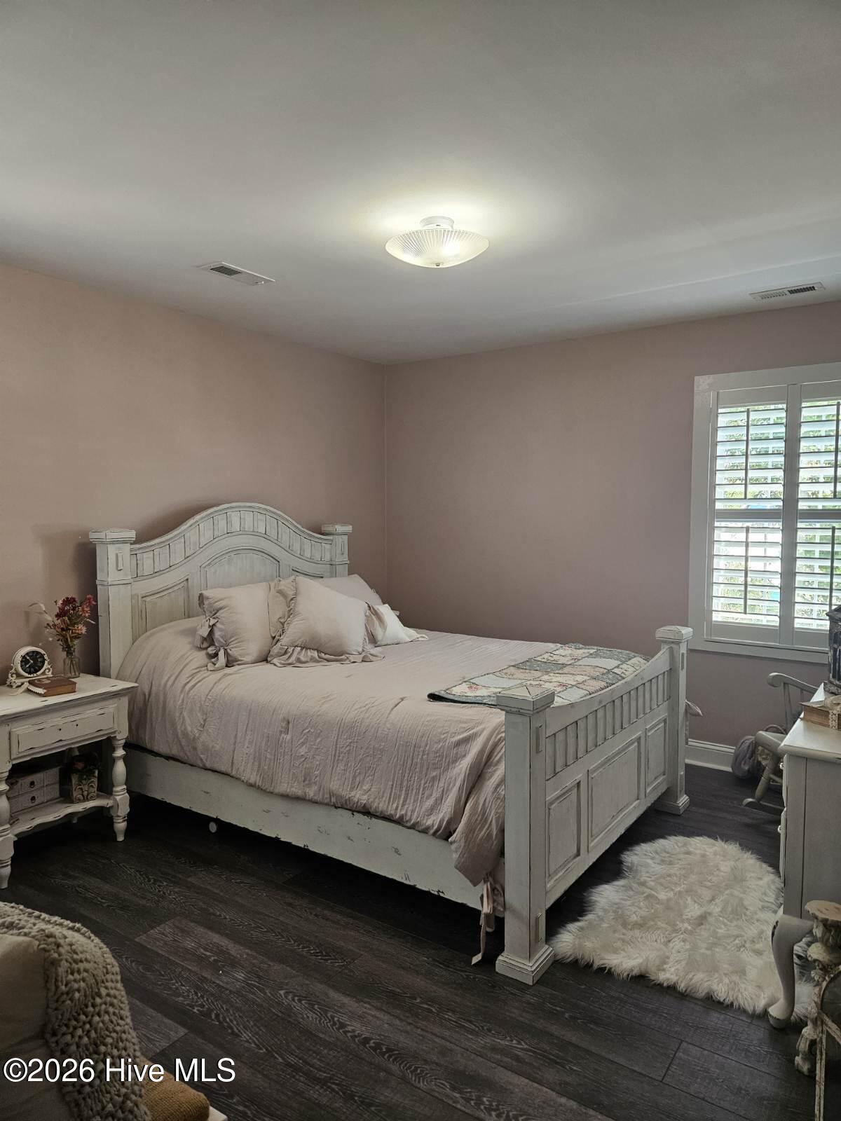 100559366 | Photo 32