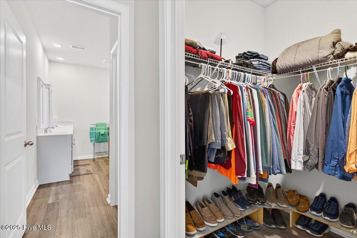 100542039 | Photo 19