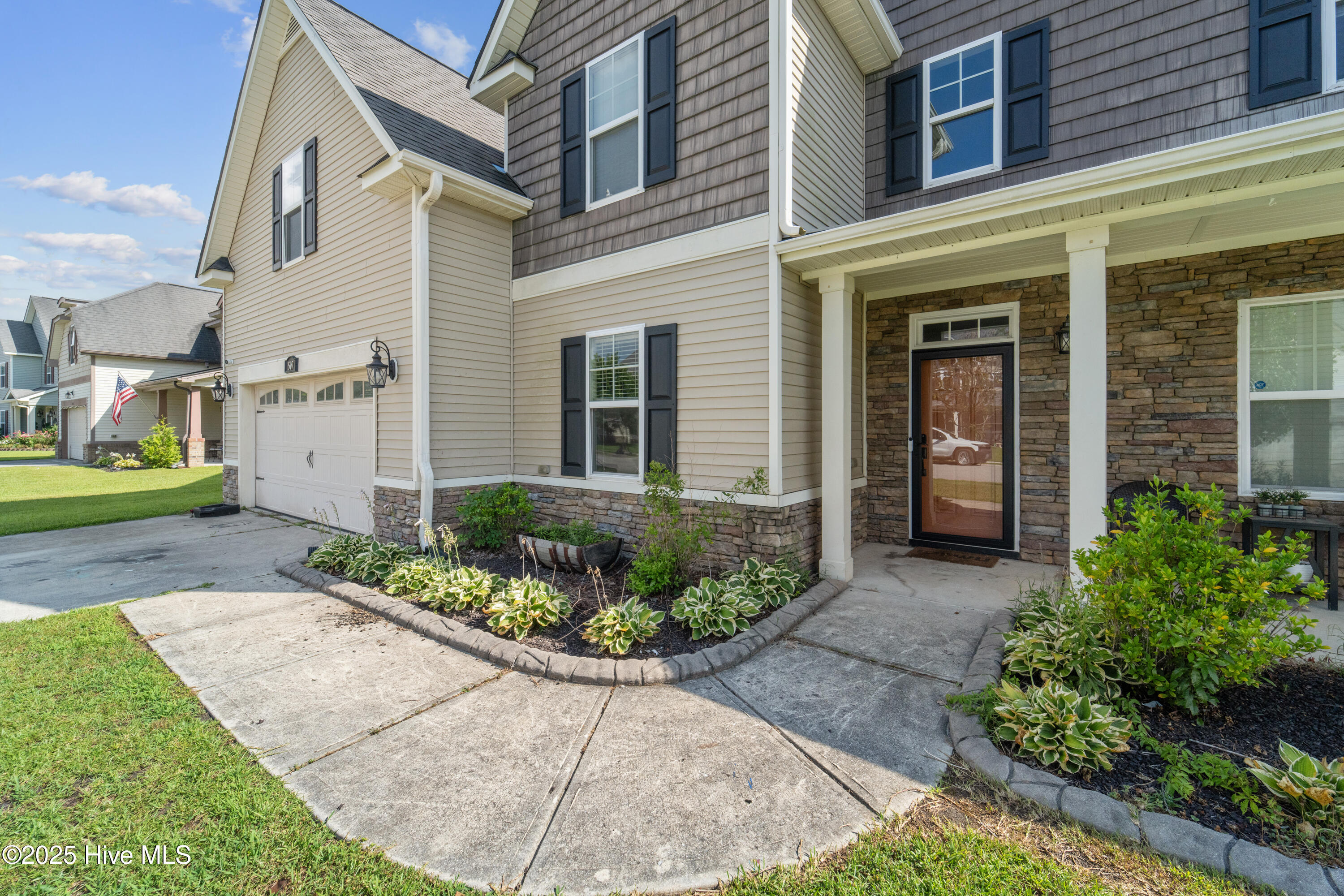 100516932 | Photo 12