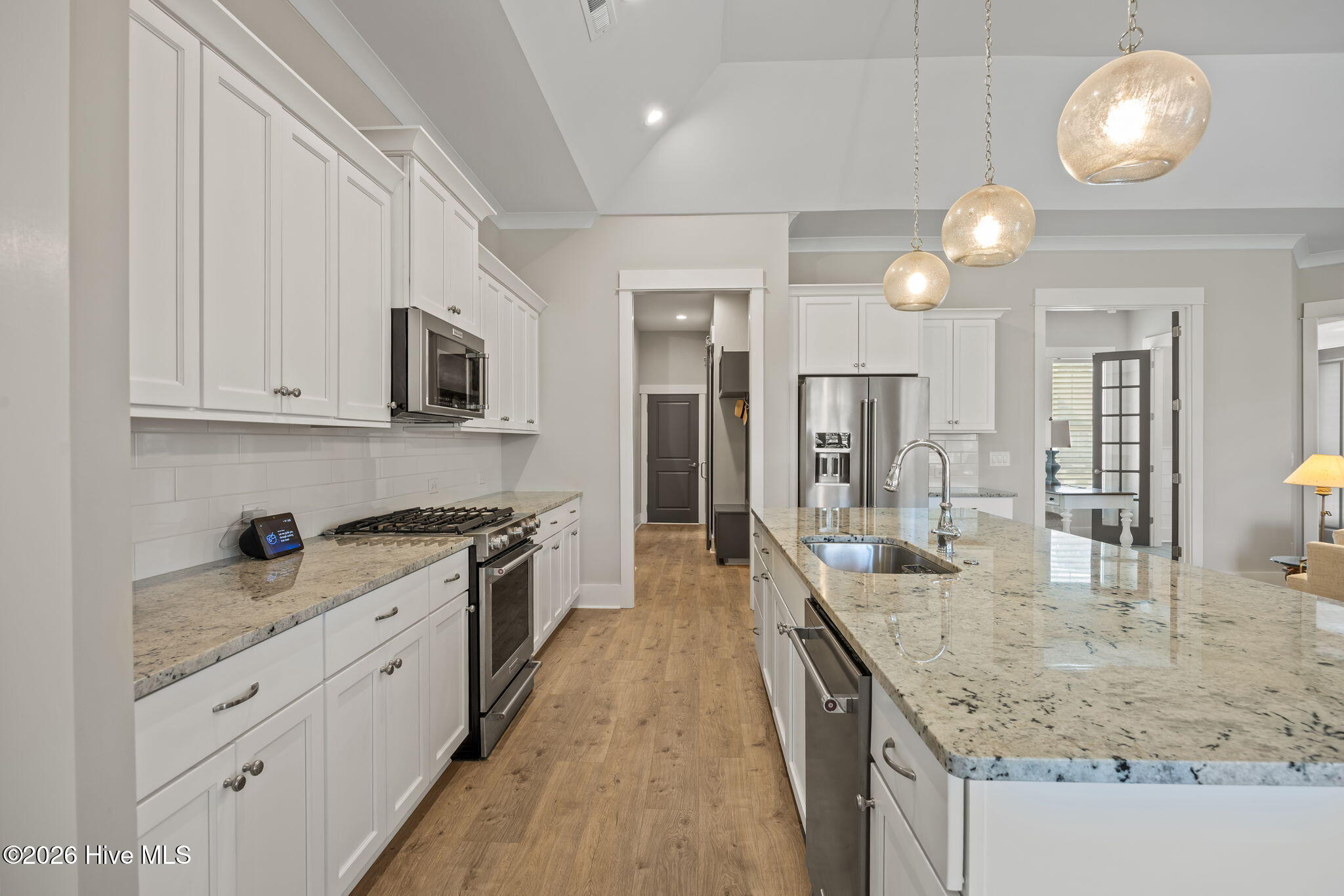 100563731 | Photo 27