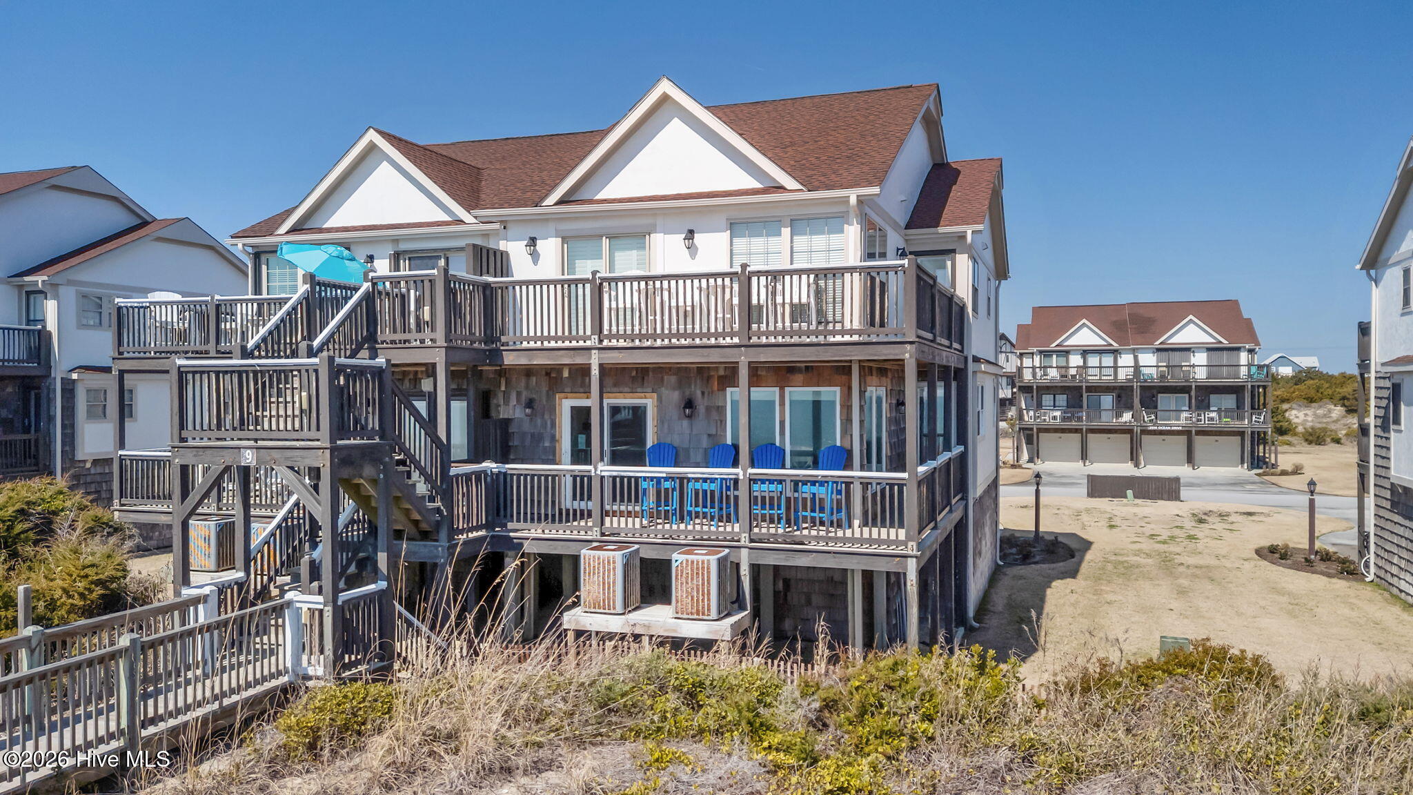 100555254 | Photo 40