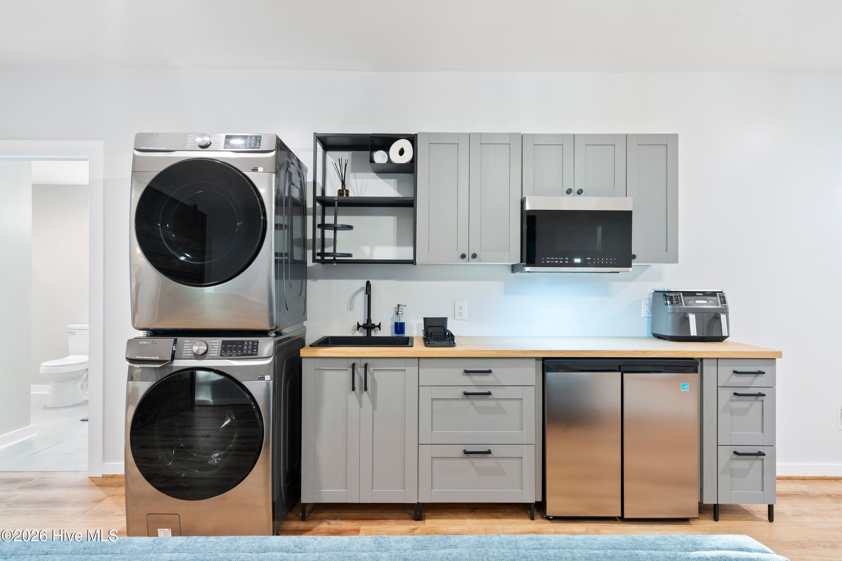 100549187 | Photo 69