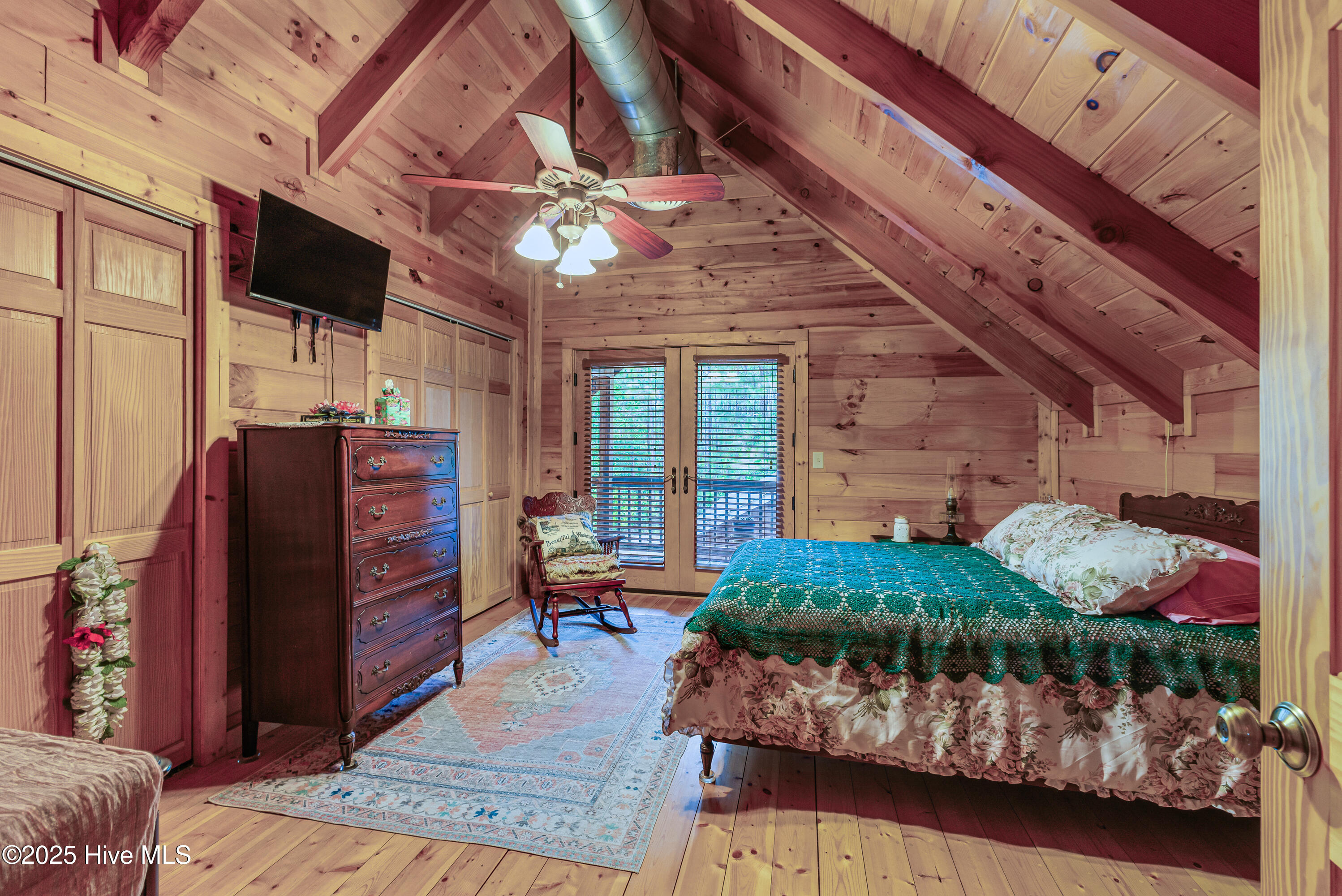 100512756 | Photo 26