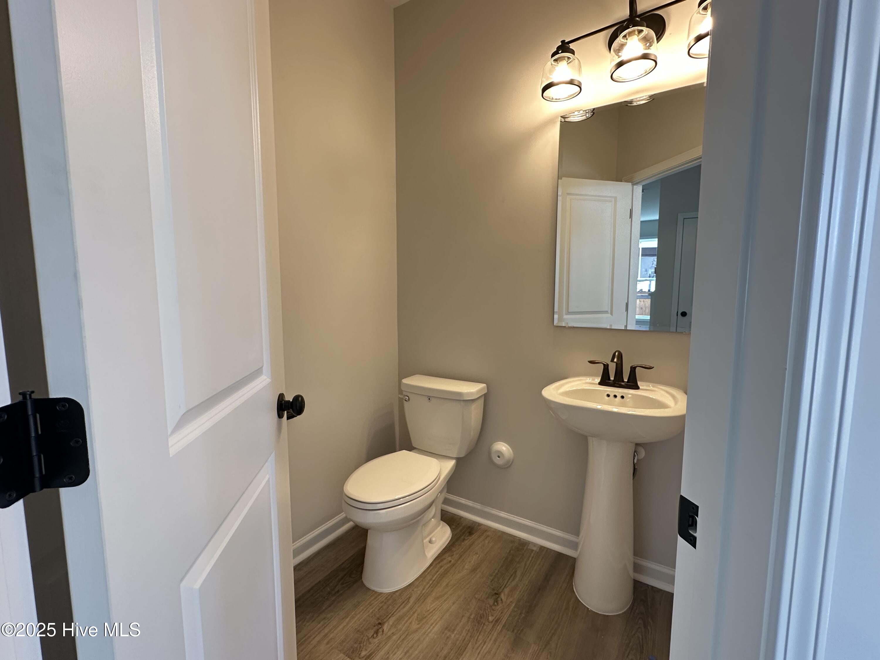 100489344 | Photo 50