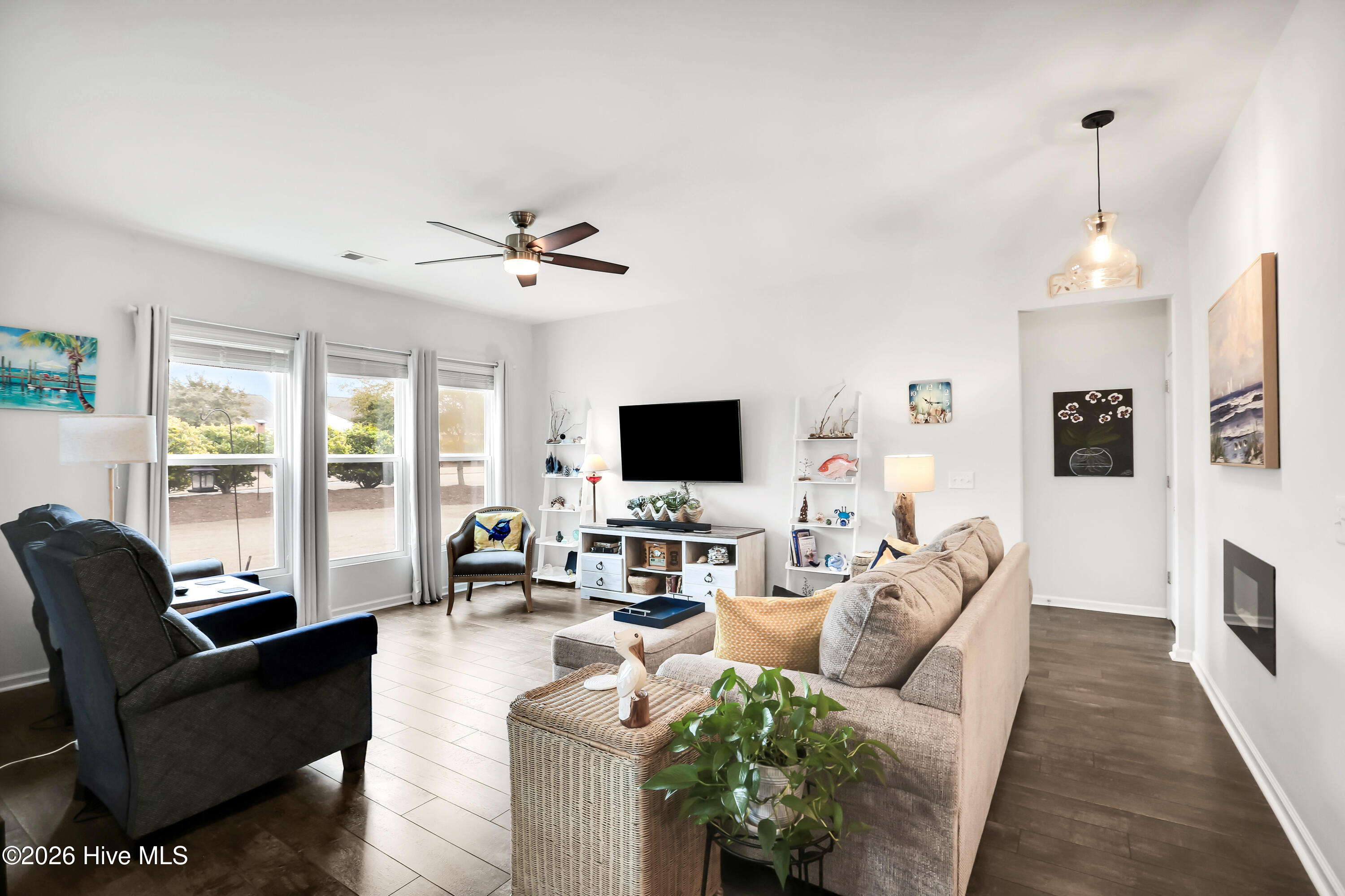 100558115 | Photo 13