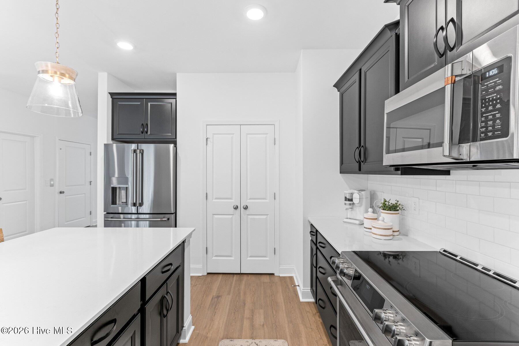 100547333 | Photo 22