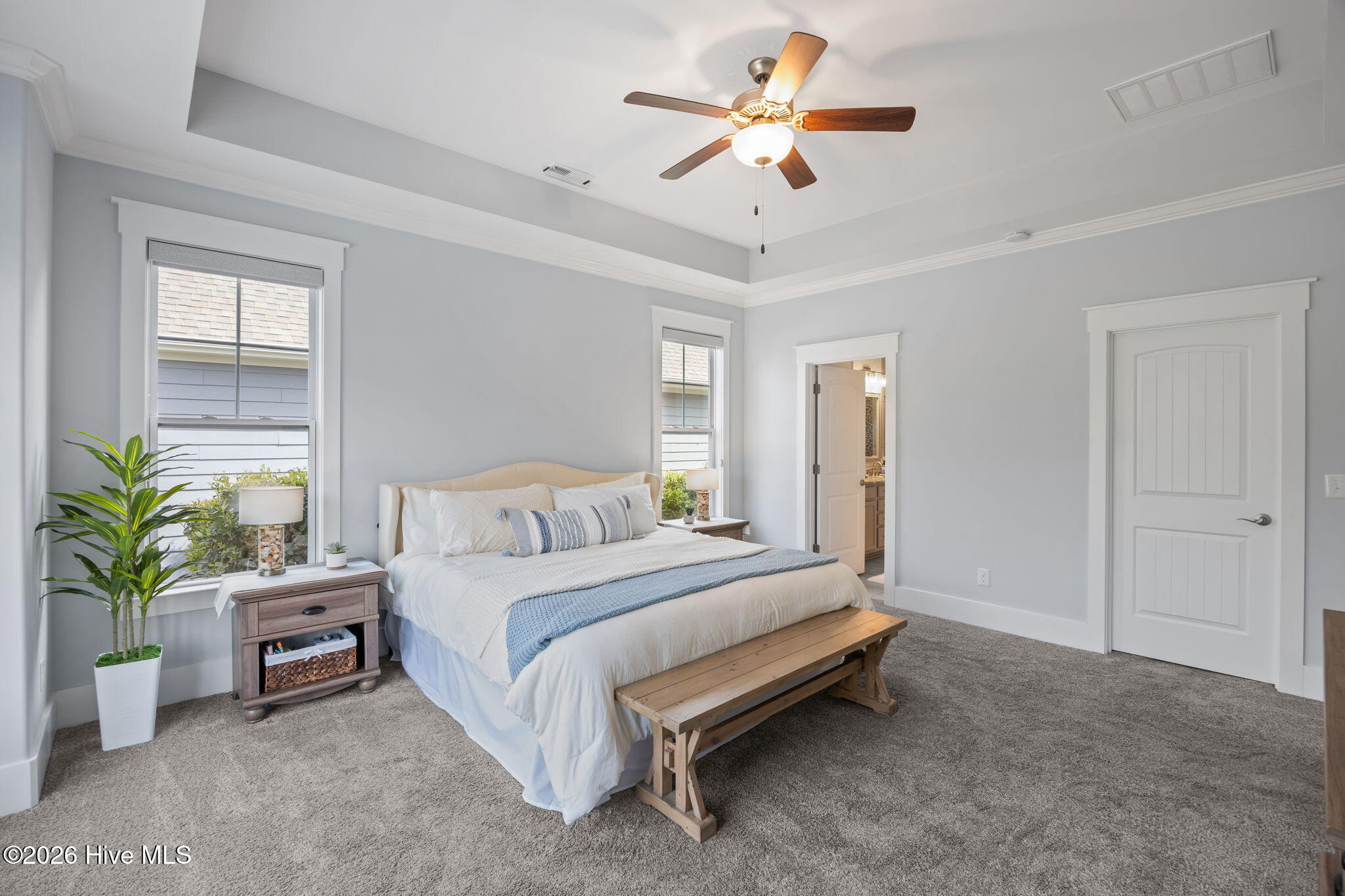 100563042 | Photo 21