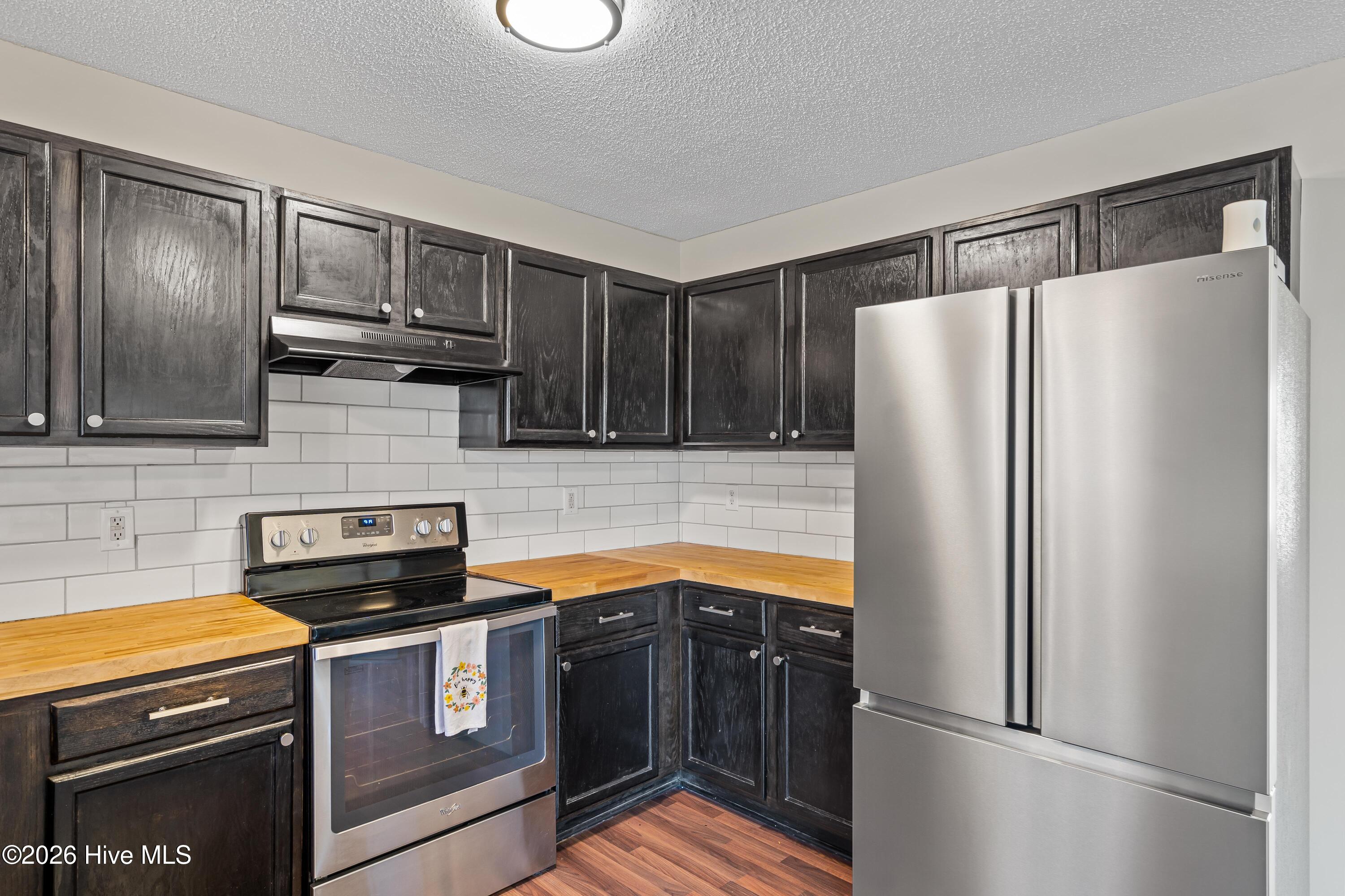 100548463 | Photo 12