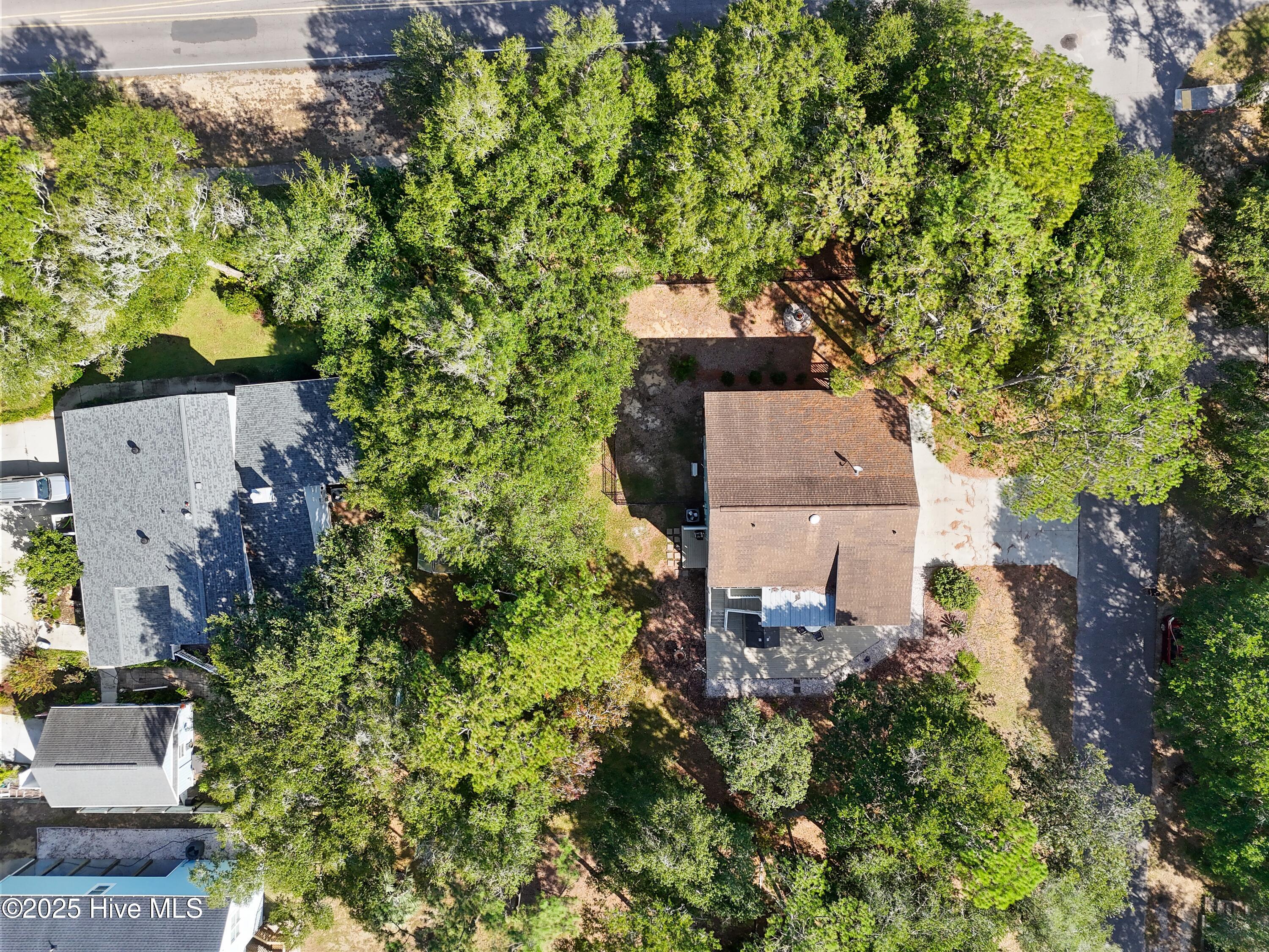 100535762 | Photo 75