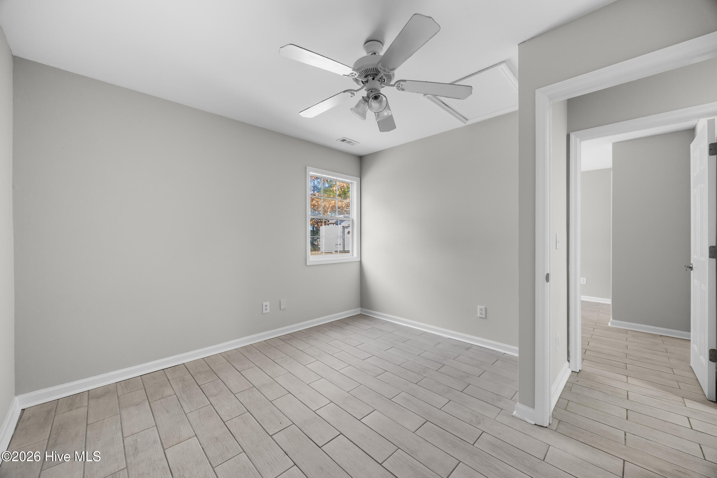 100548509 | Photo 20